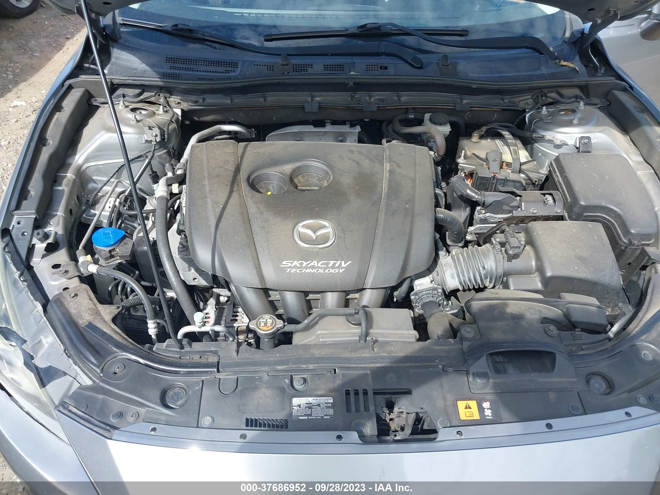 Photo 9 VIN: JM1BM1V3XE1105636 - MAZDA 3 