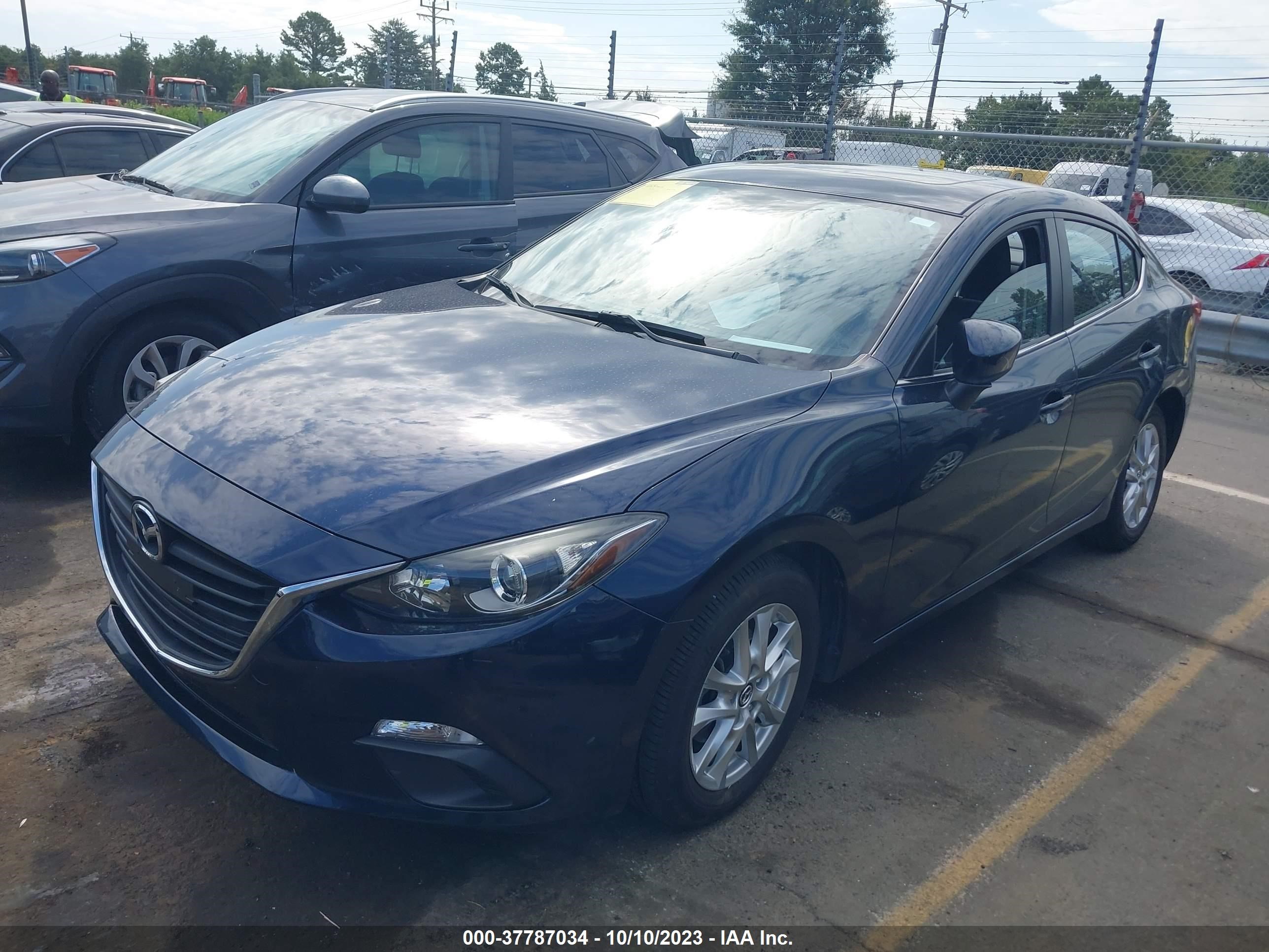 Photo 1 VIN: JM1BM1V75E1203718 - MAZDA 3 