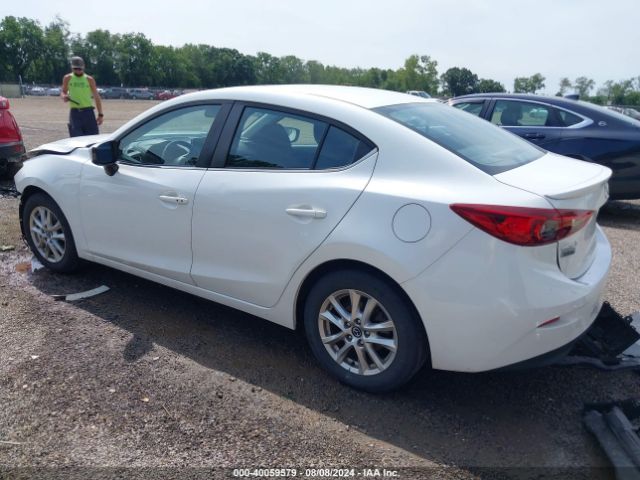 Photo 2 VIN: JM1BM1V7XG1301646 - MAZDA MAZDA3 