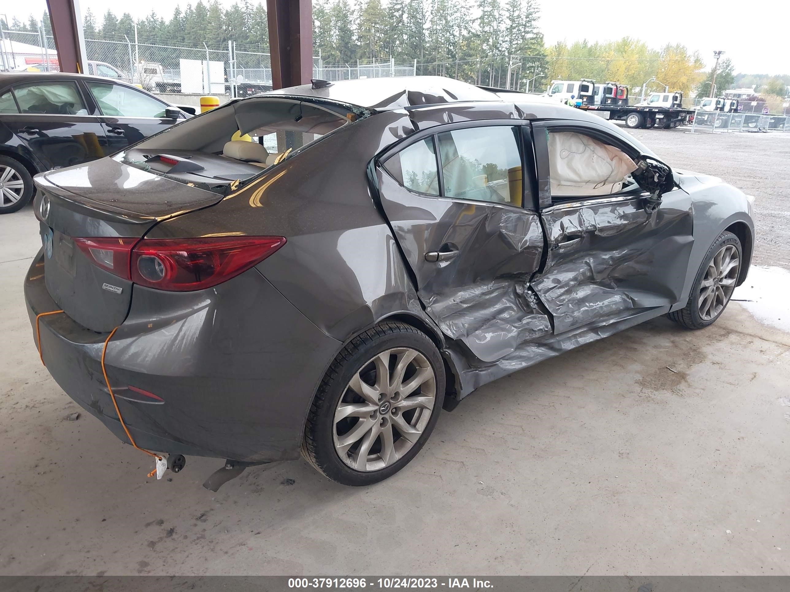 Photo 3 VIN: JM1BM1W35E1170280 - MAZDA 3 