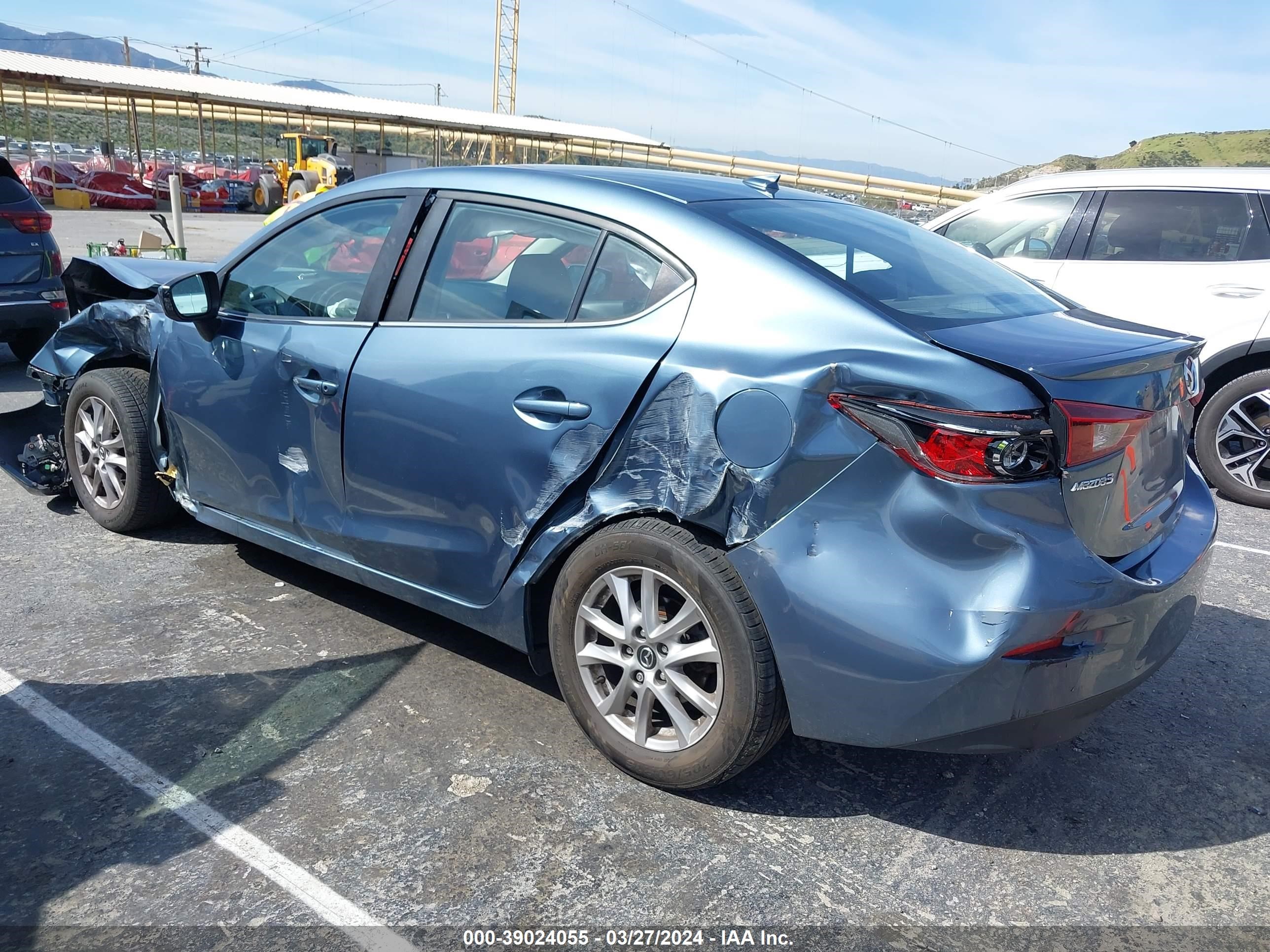 Photo 2 VIN: JM1BM1W73G1348564 - MAZDA 3 