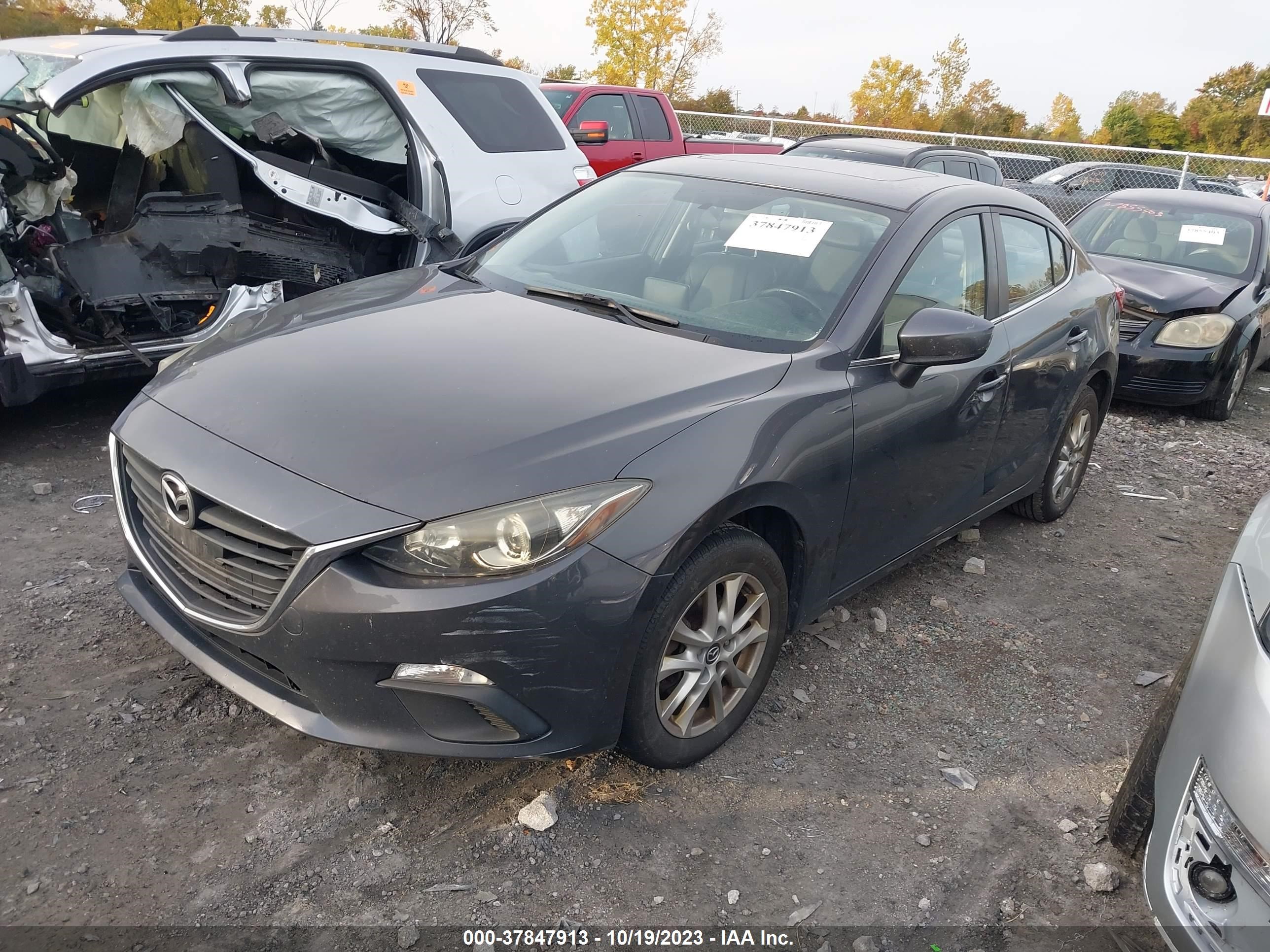 Photo 1 VIN: JM1BM1W74E1118609 - MAZDA 3 