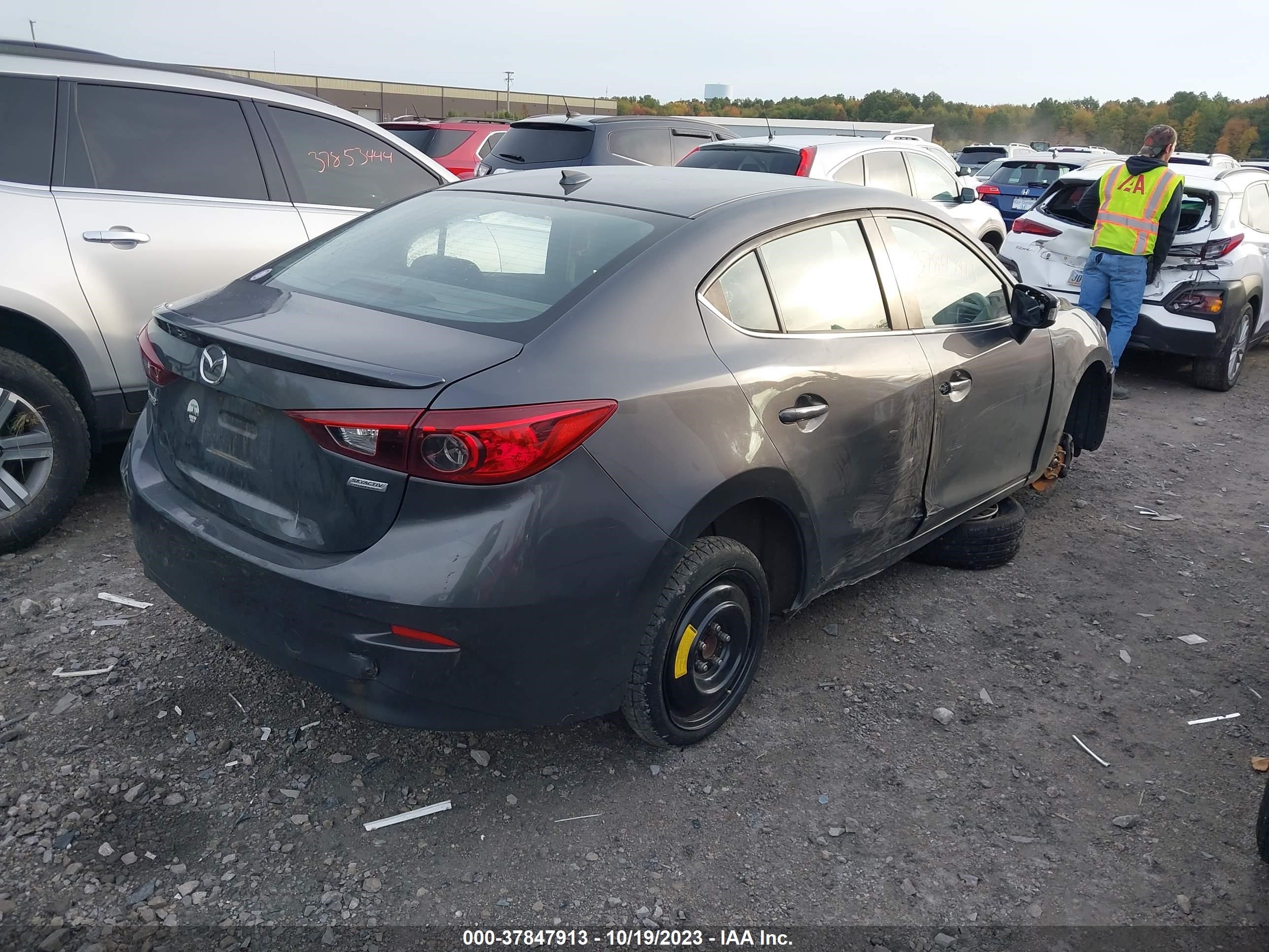 Photo 3 VIN: JM1BM1W74E1118609 - MAZDA 3 