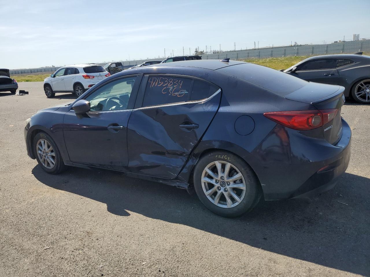 Photo 1 VIN: JM1BM1W78E1140015 - MAZDA 3 