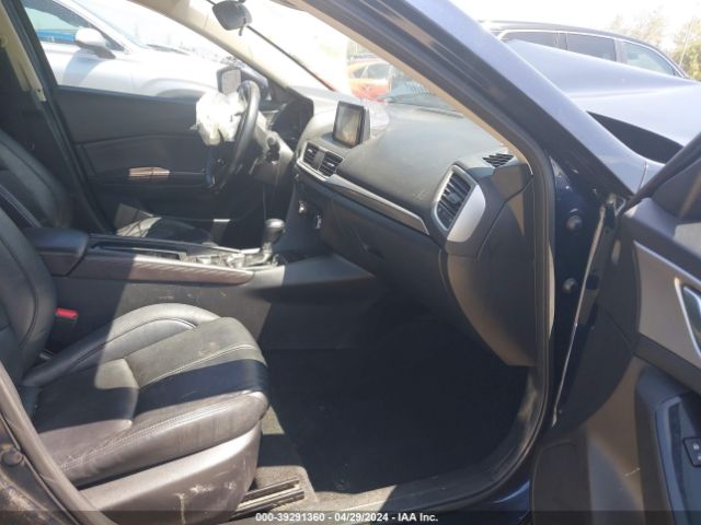 Photo 4 VIN: JM1BN1L3XH1135613 - MAZDA 3 