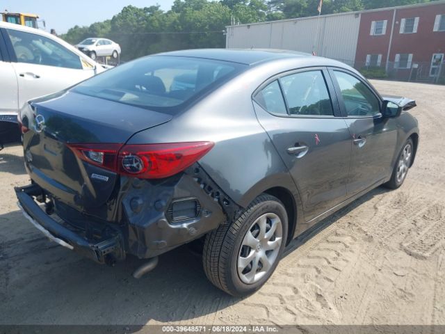 Photo 3 VIN: JM1BN1U7XH1101611 - MAZDA MAZDA3 