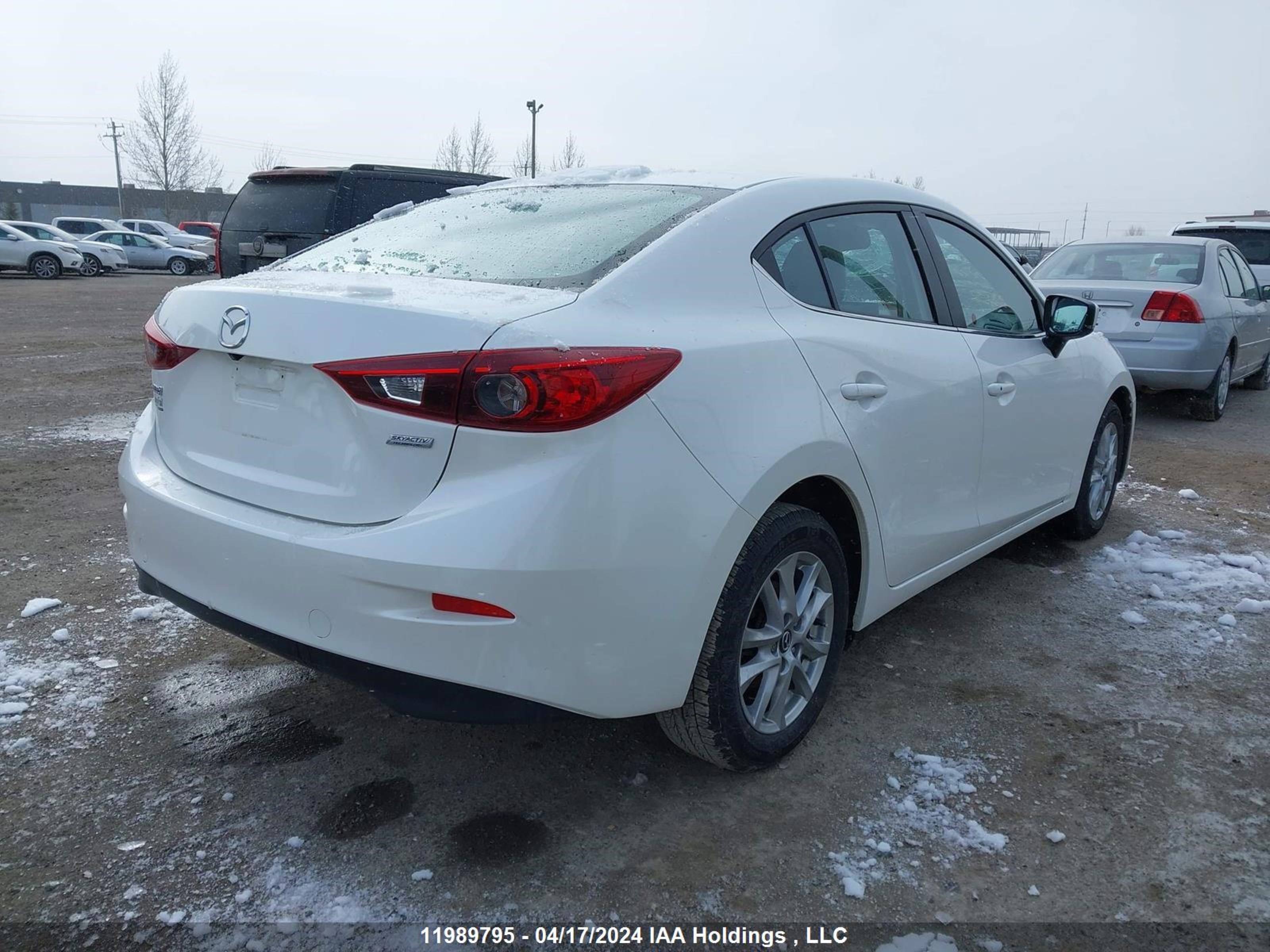 Photo 3 VIN: JM1BN1V73J1179197 - MAZDA 3 