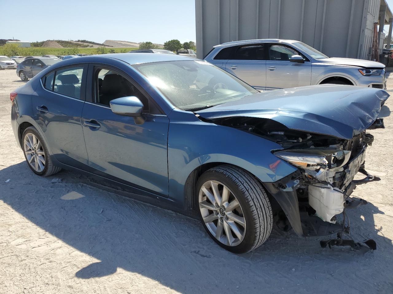 Photo 3 VIN: JM1BN1V77H1105212 - MAZDA 3 