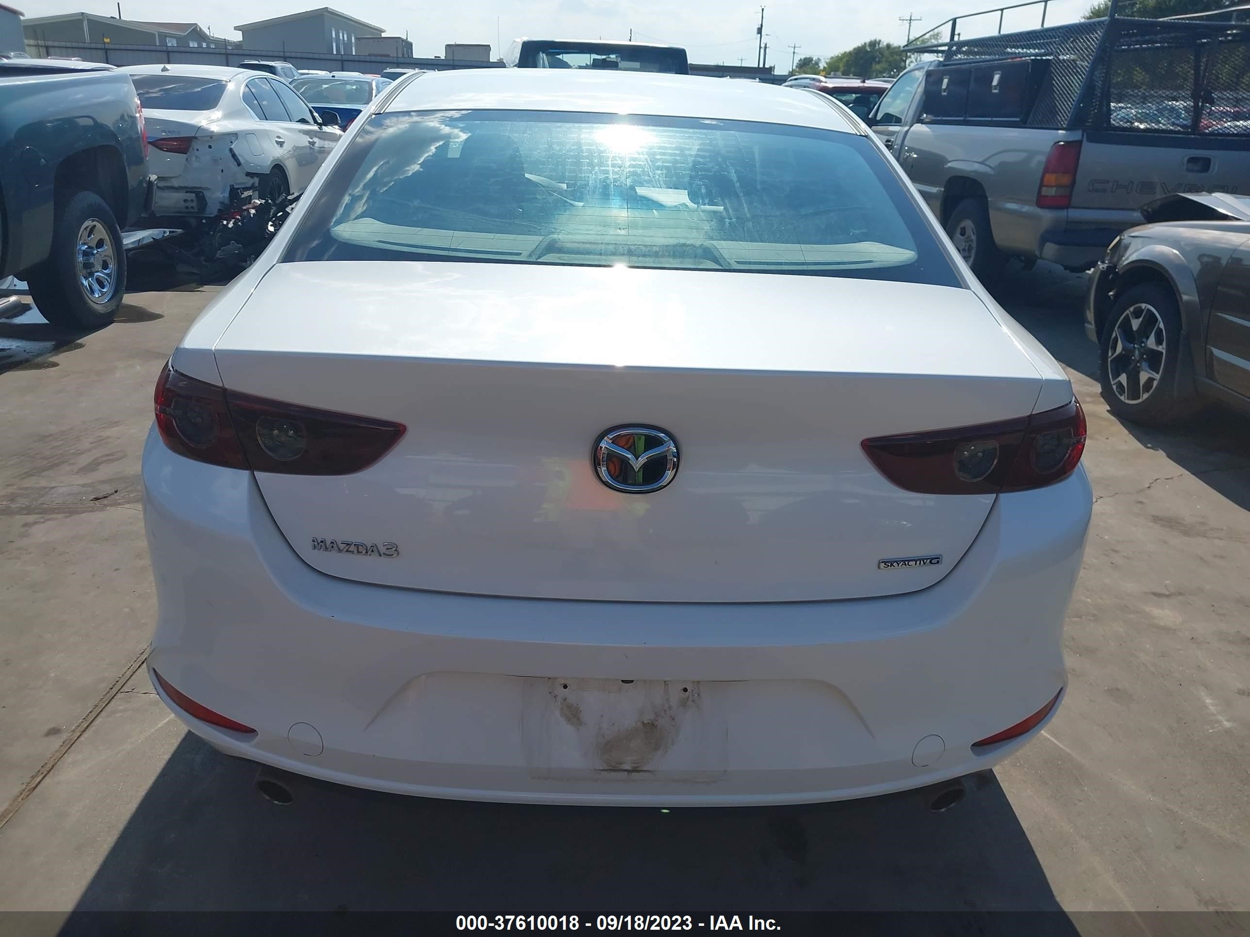 Photo 15 VIN: JM1BPAAL0M1320051 - MAZDA 3 