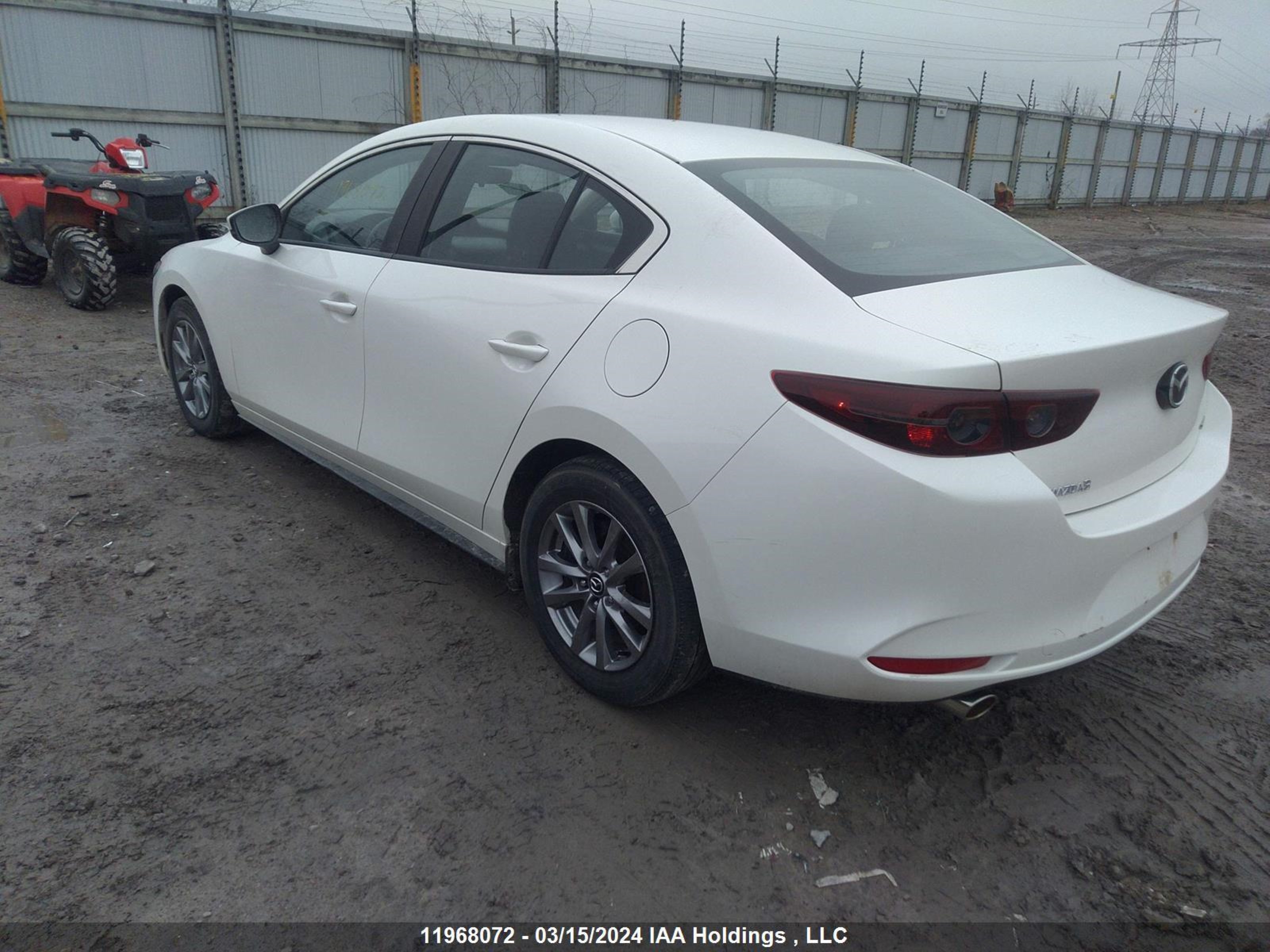 Photo 2 VIN: JM1BPAB71K1102375 - MAZDA 3 