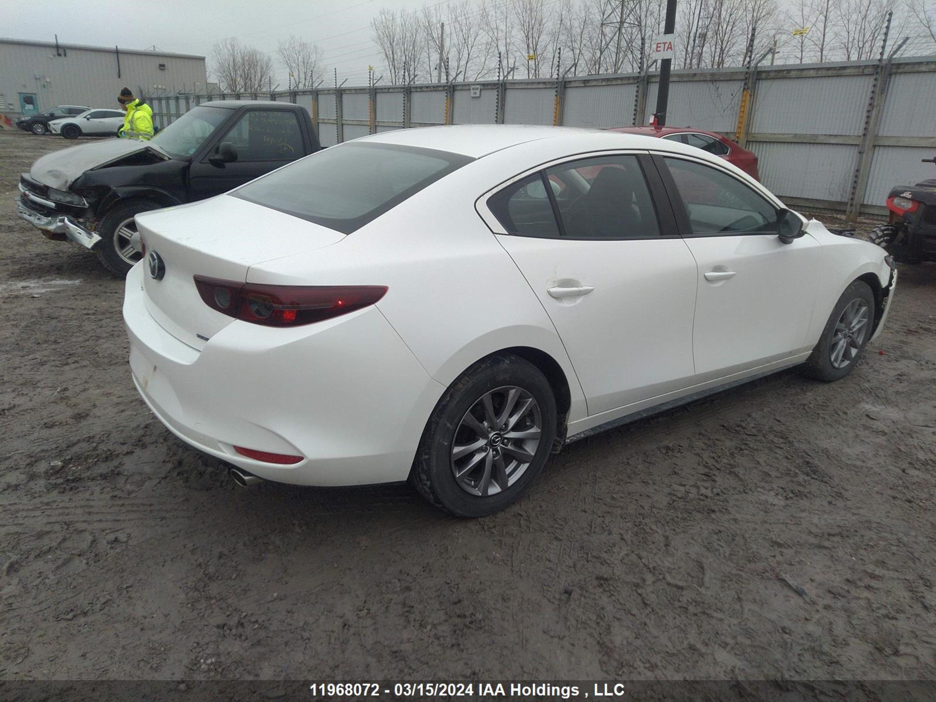 Photo 3 VIN: JM1BPAB71K1102375 - MAZDA 3 