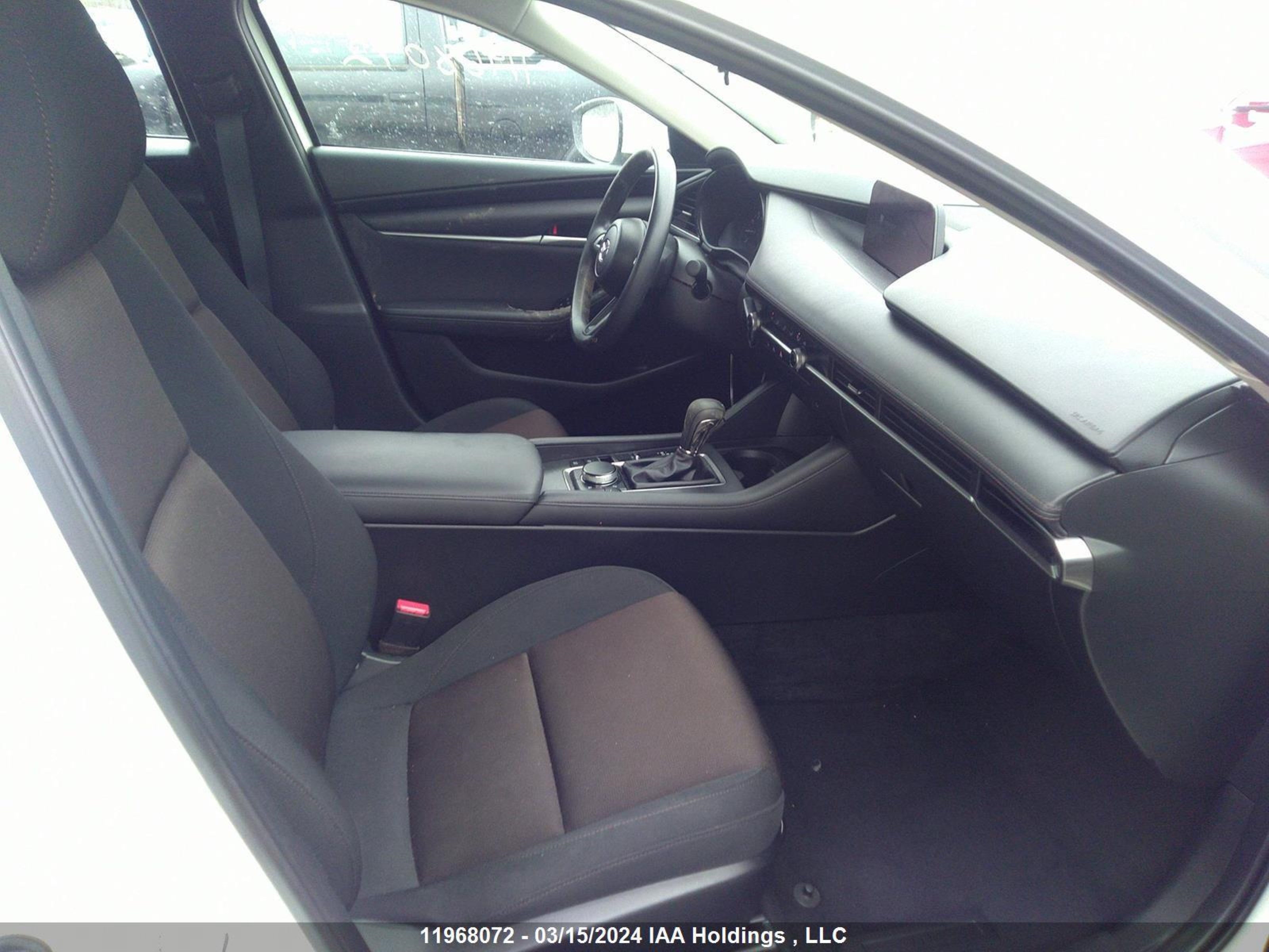 Photo 4 VIN: JM1BPAB71K1102375 - MAZDA 3 