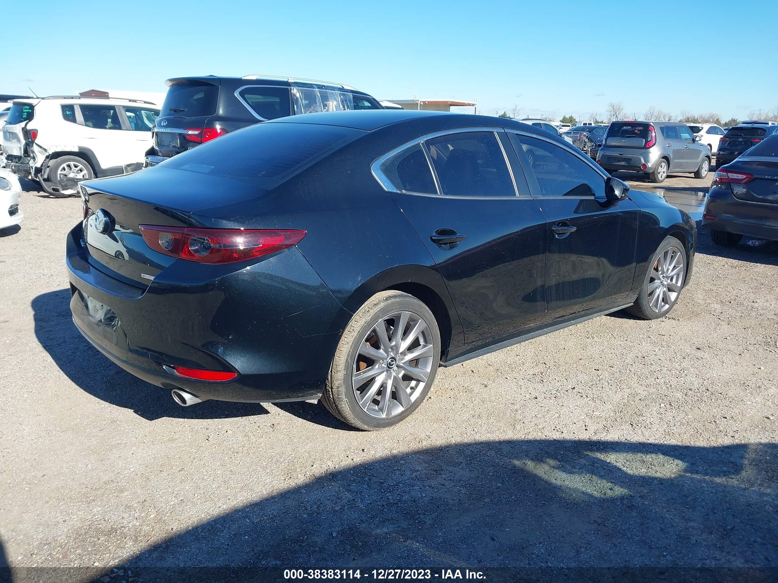 Photo 2 VIN: JM1BPABL1M1321496 - MAZDA 3 