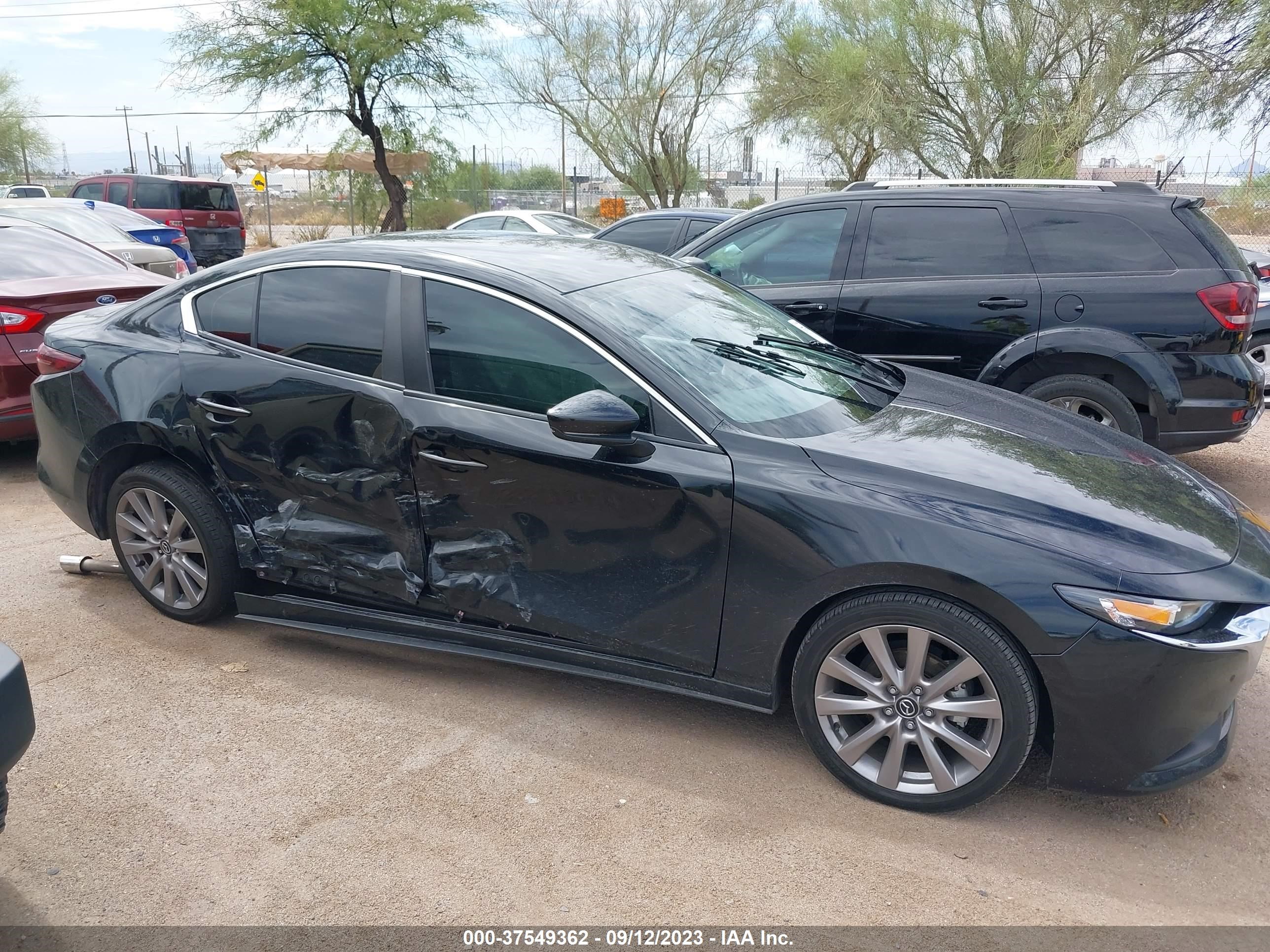 Photo 12 VIN: JM1BPABL7M1323799 - MAZDA 3 