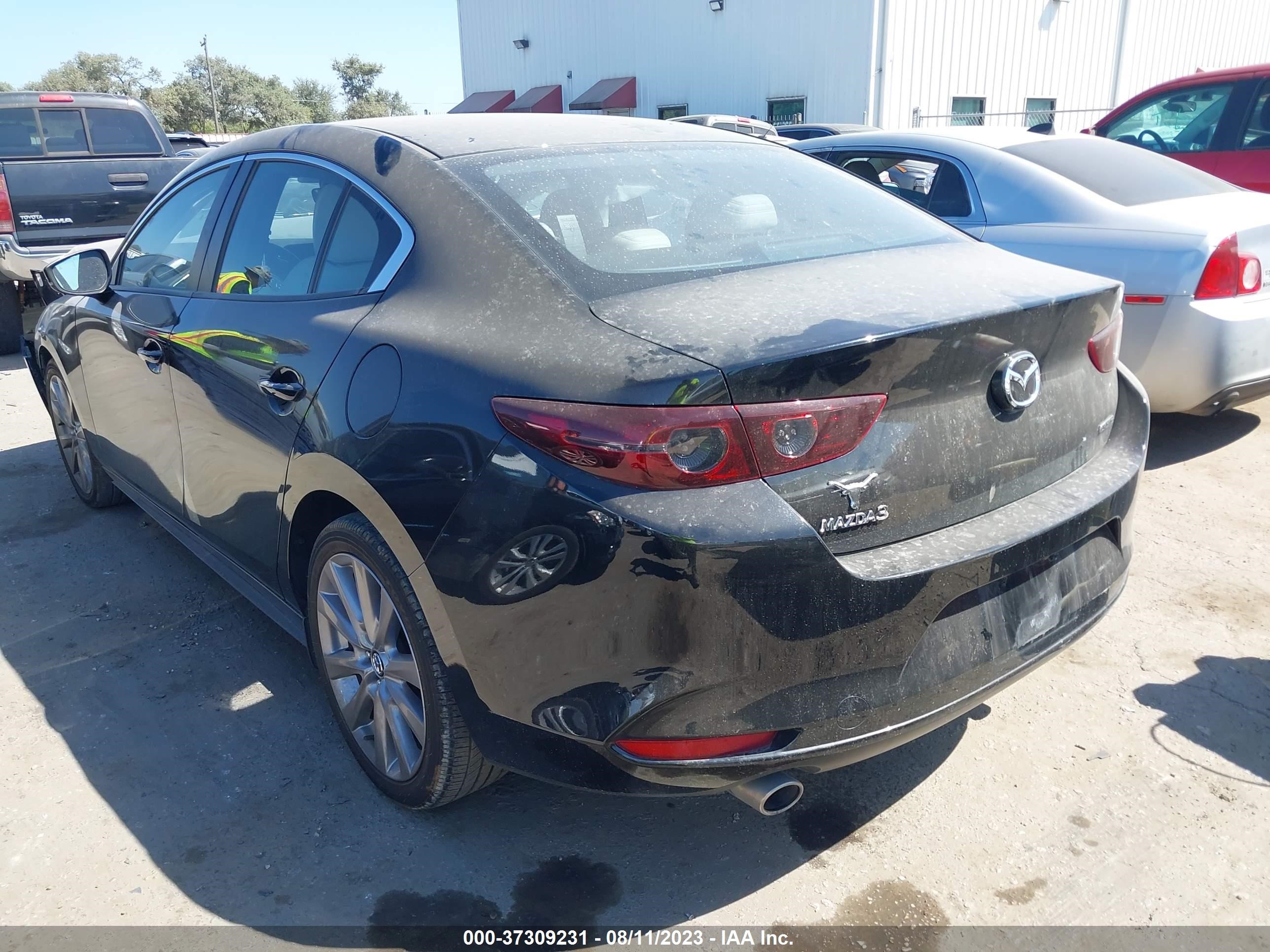 Photo 2 VIN: JM1BPACL9M1332227 - MAZDA 3 