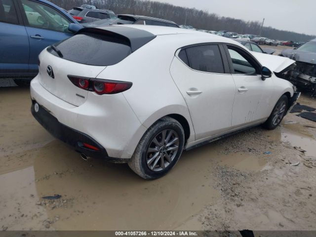 Photo 3 VIN: JM1BPAJL4M1305505 - MAZDA MAZDA3 