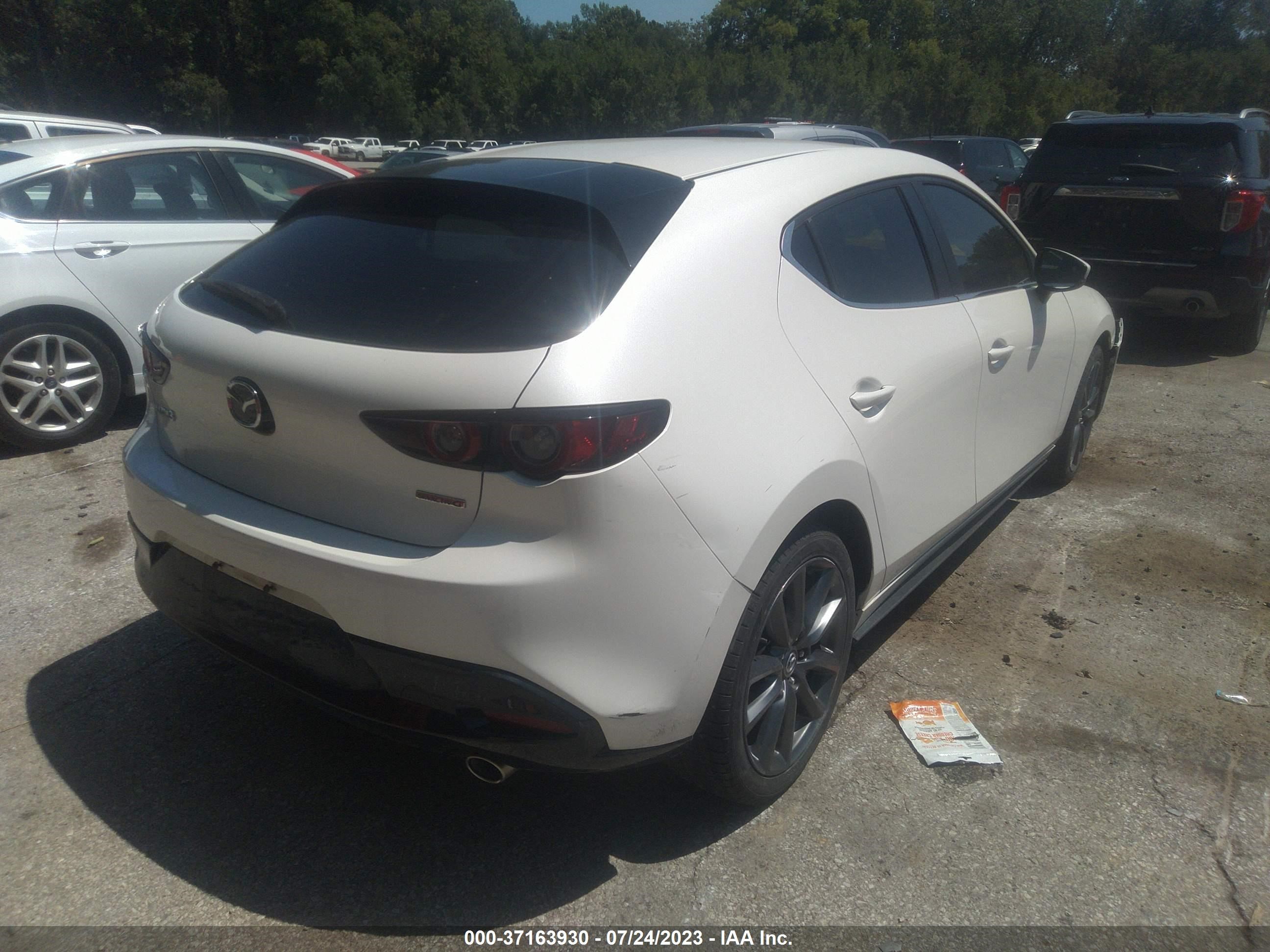 Photo 3 VIN: JM1BPAJM9K1137642 - MAZDA 3 