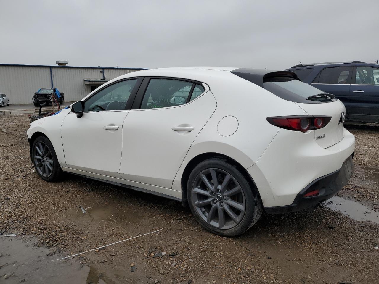 Photo 1 VIN: JM1BPAKL5M1401626 - MAZDA 3 