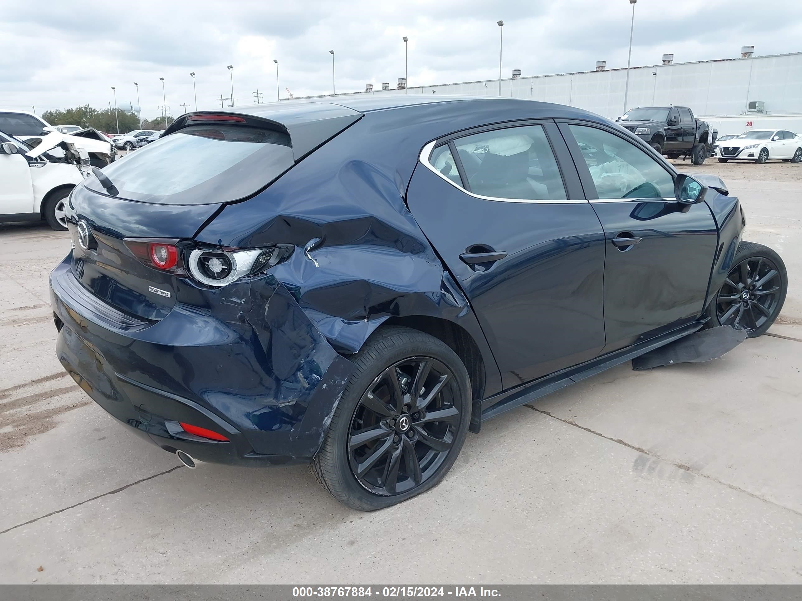 Photo 3 VIN: JM1BPAKM5R1701442 - MAZDA 3 