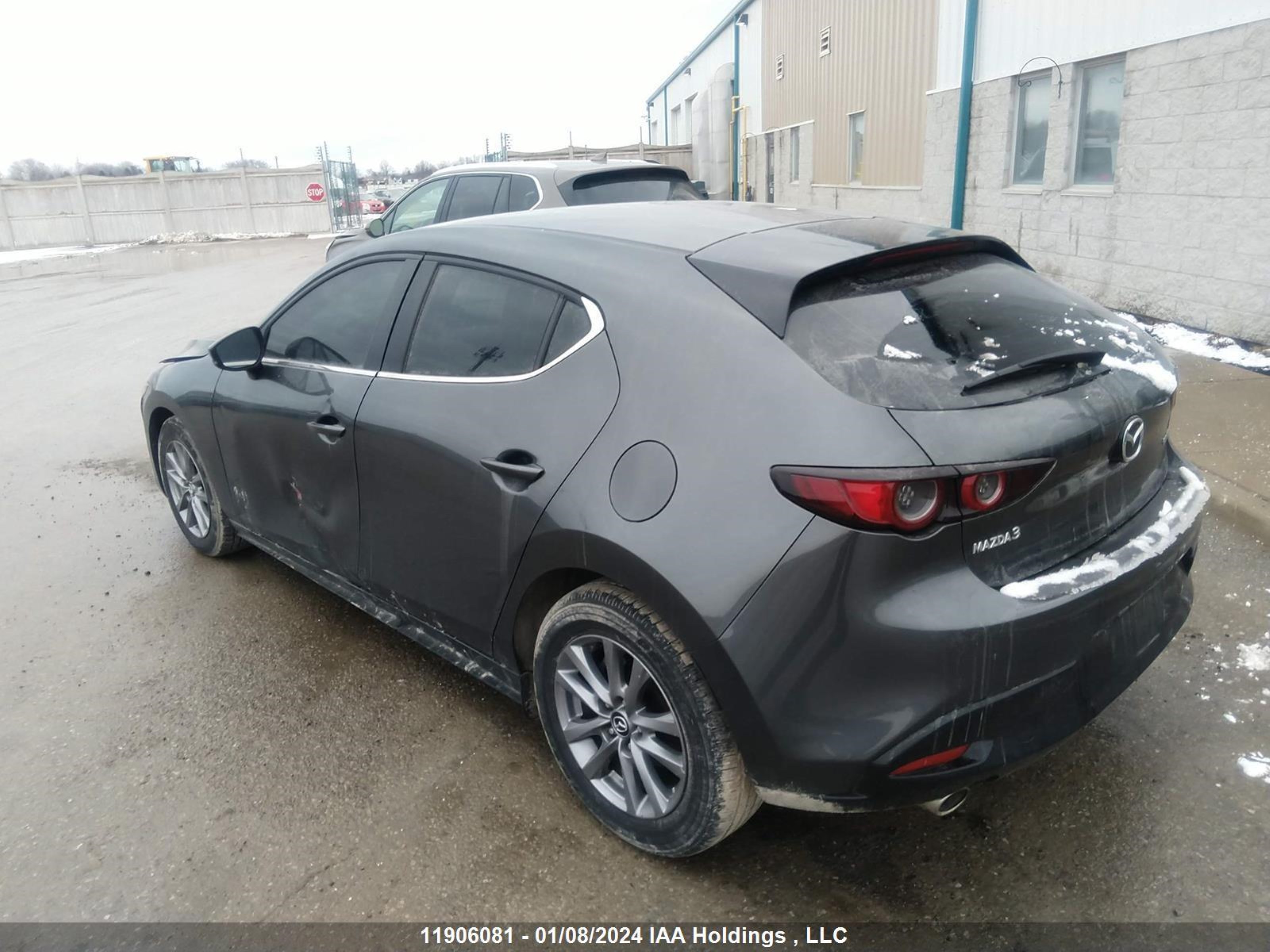 Photo 2 VIN: JM1BPALL4M1332278 - MAZDA 3 