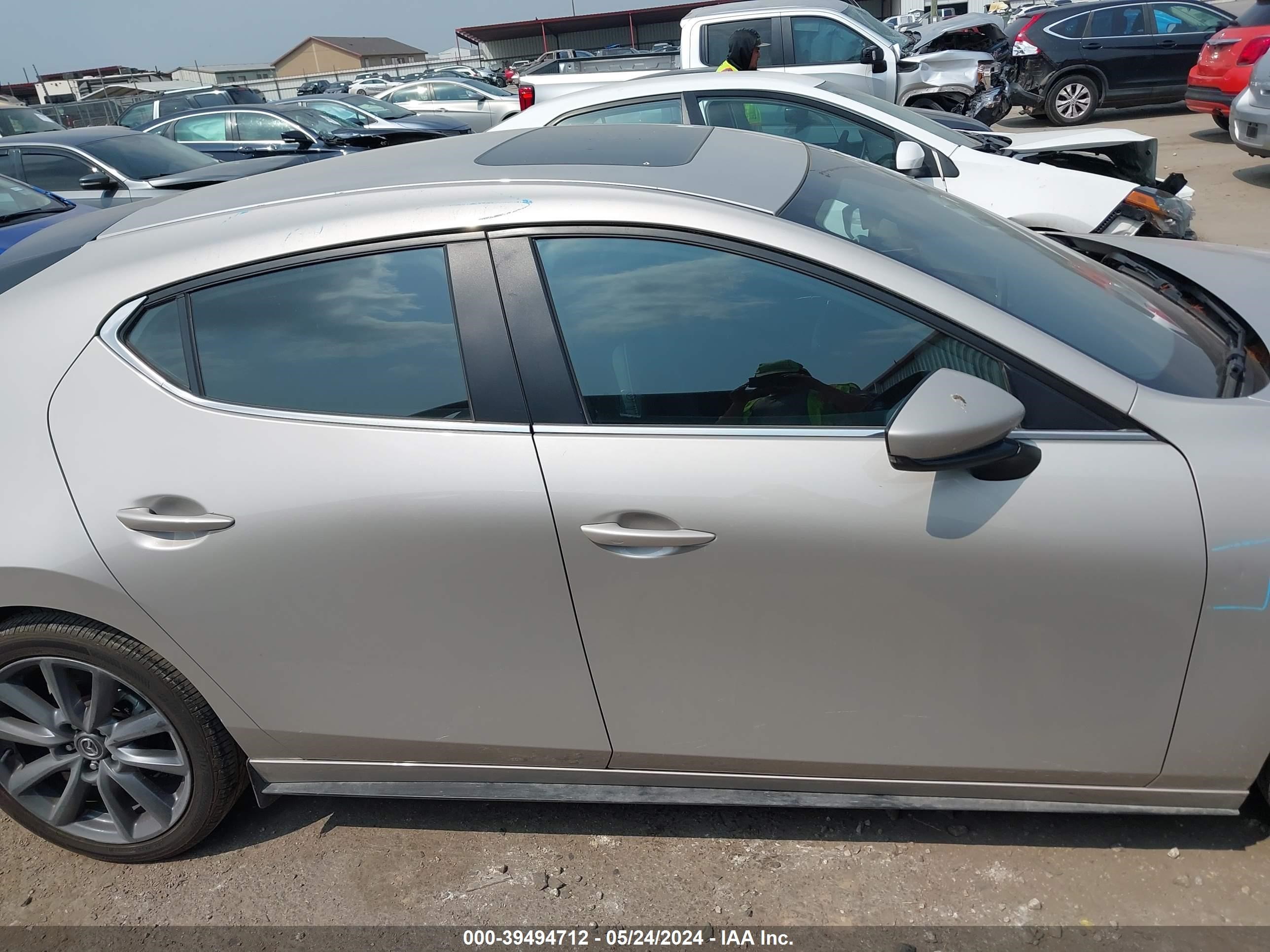 Photo 12 VIN: JM1BPALM1P1611376 - MAZDA 3 PREFERRE 