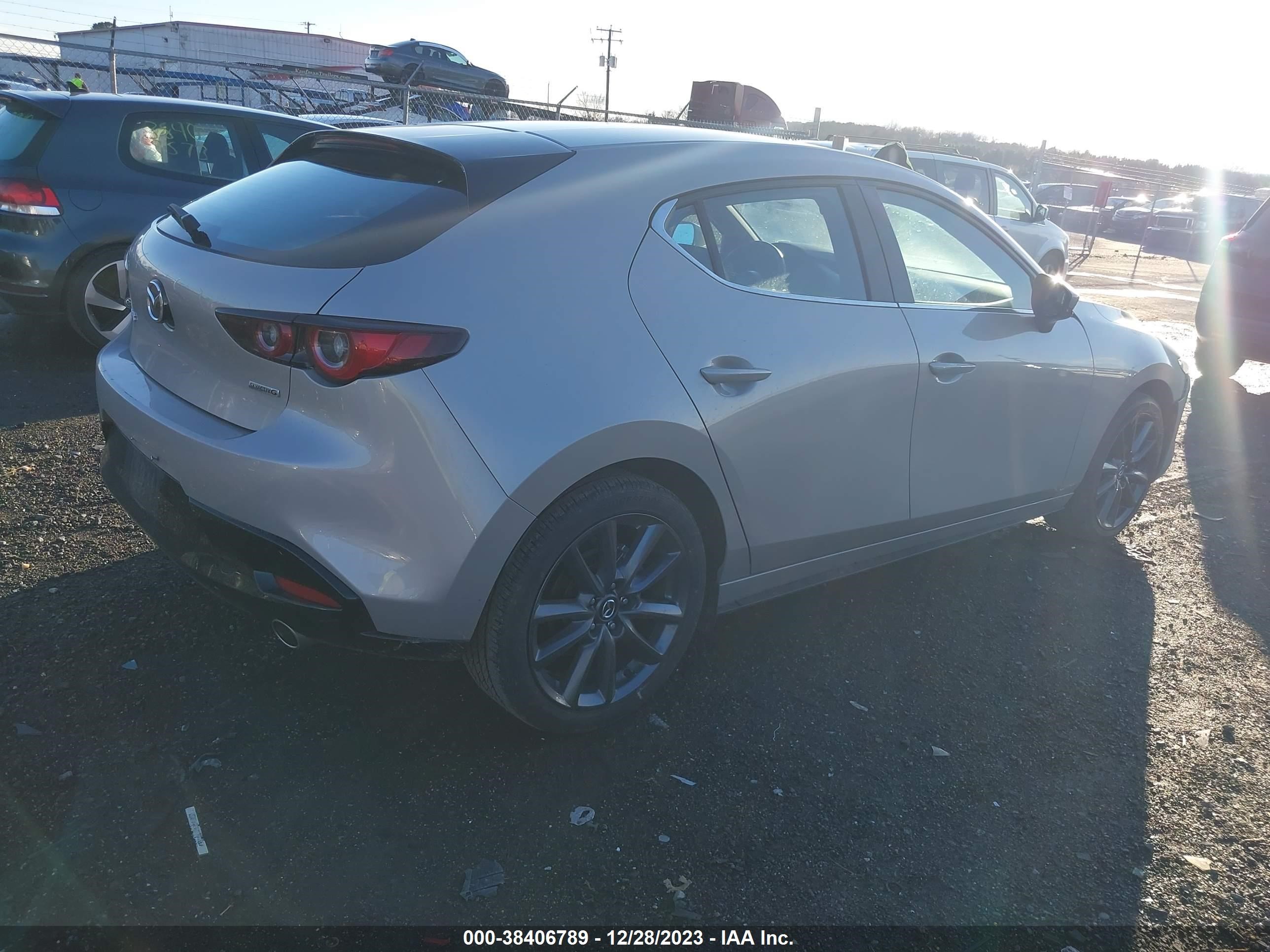 Photo 3 VIN: JM1BPALMXP1610064 - MAZDA 3 