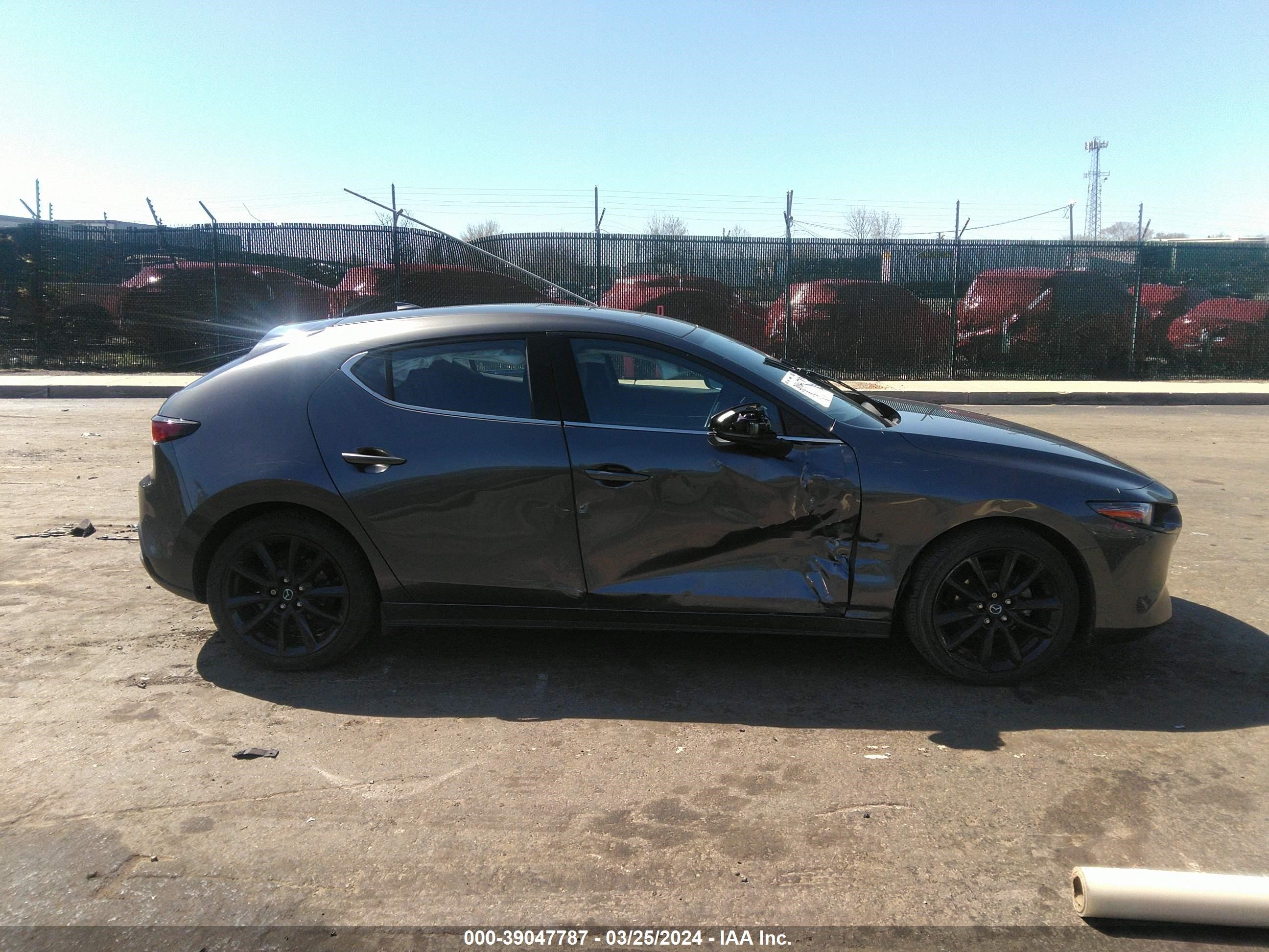 Photo 12 VIN: JM1BPAML5M1334569 - MAZDA 3 