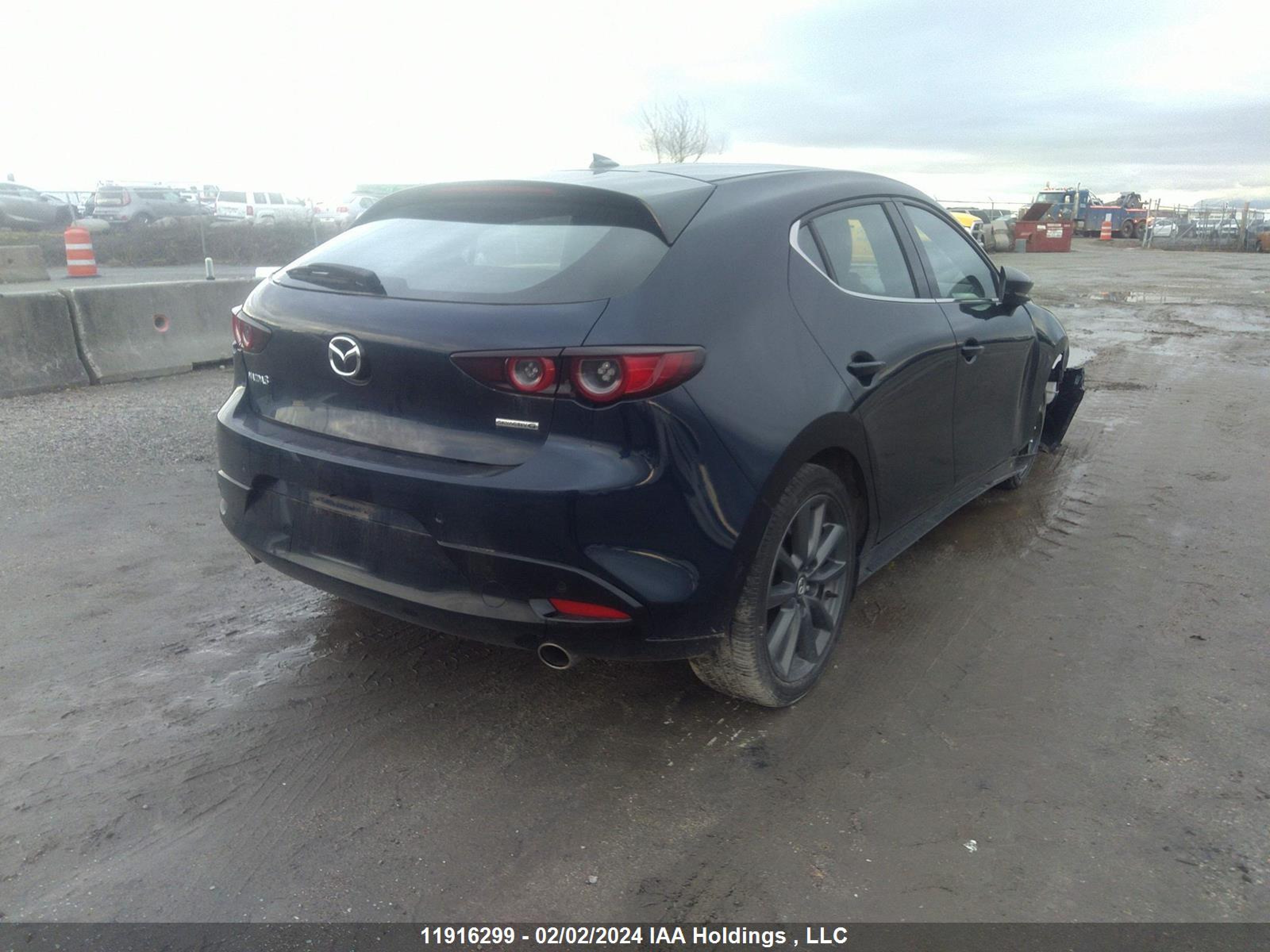 Photo 3 VIN: JM1BPAML8M1333822 - MAZDA 3 