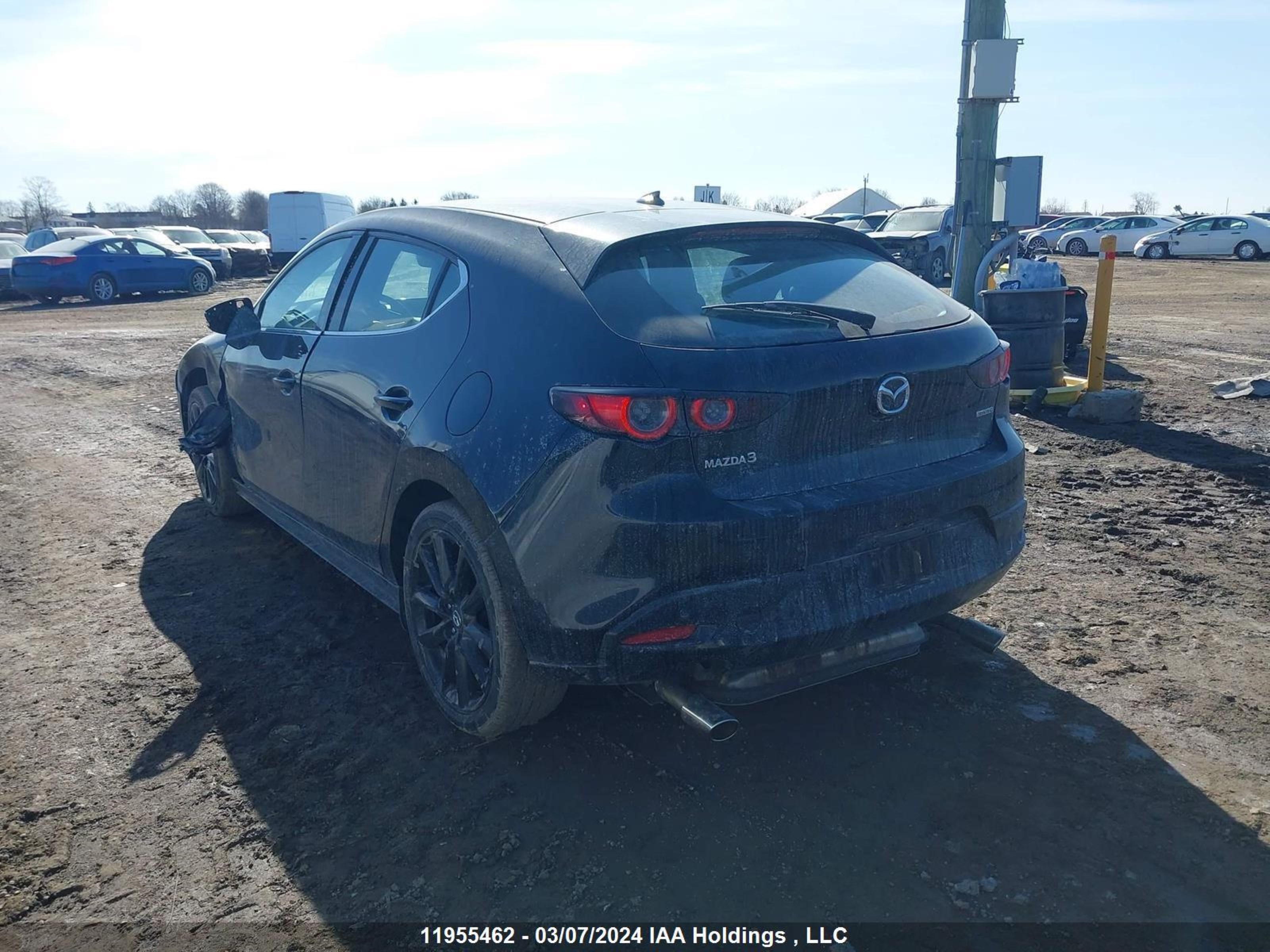 Photo 2 VIN: JM1BPAMM5L1168948 - MAZDA 3 