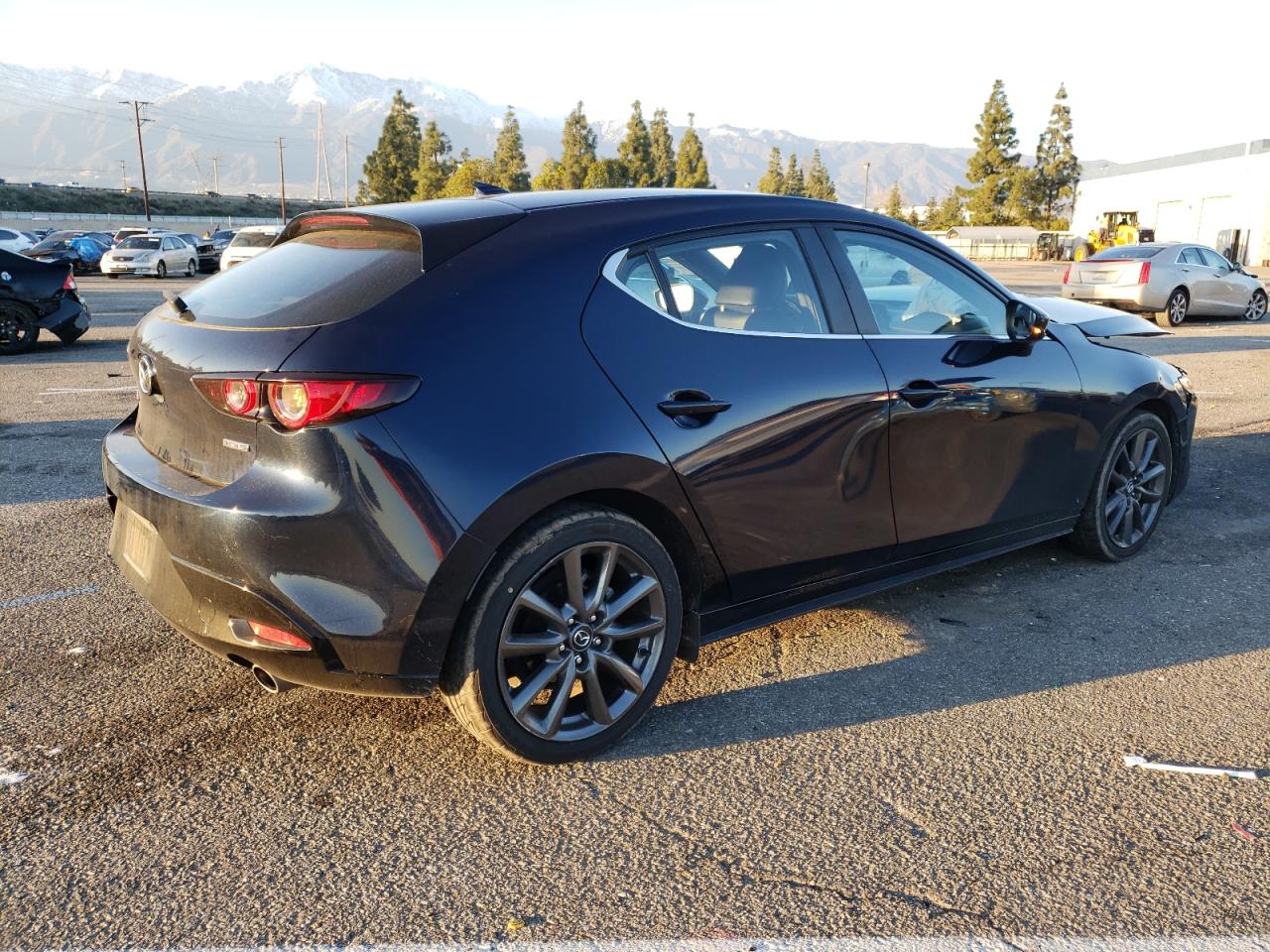 Photo 2 VIN: JM1BPAMM7L1171138 - MAZDA 3 