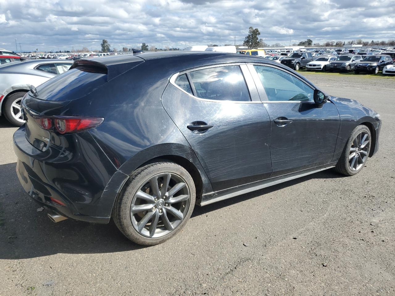 Photo 2 VIN: JM1BPAMMXK1139931 - MAZDA 3 