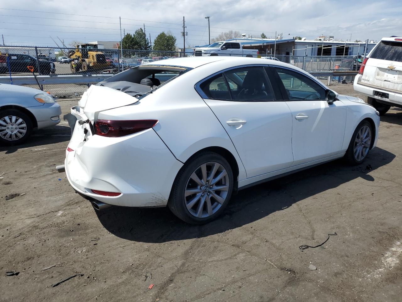 Photo 2 VIN: JM1BPBAMXK1139129 - MAZDA 3 