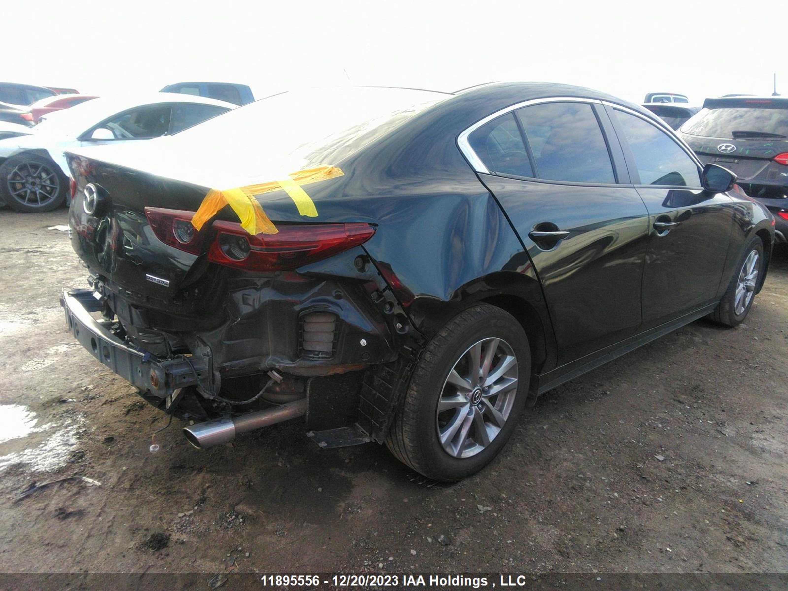 Photo 3 VIN: JM1BPBCM7K1136539 - MAZDA 3 