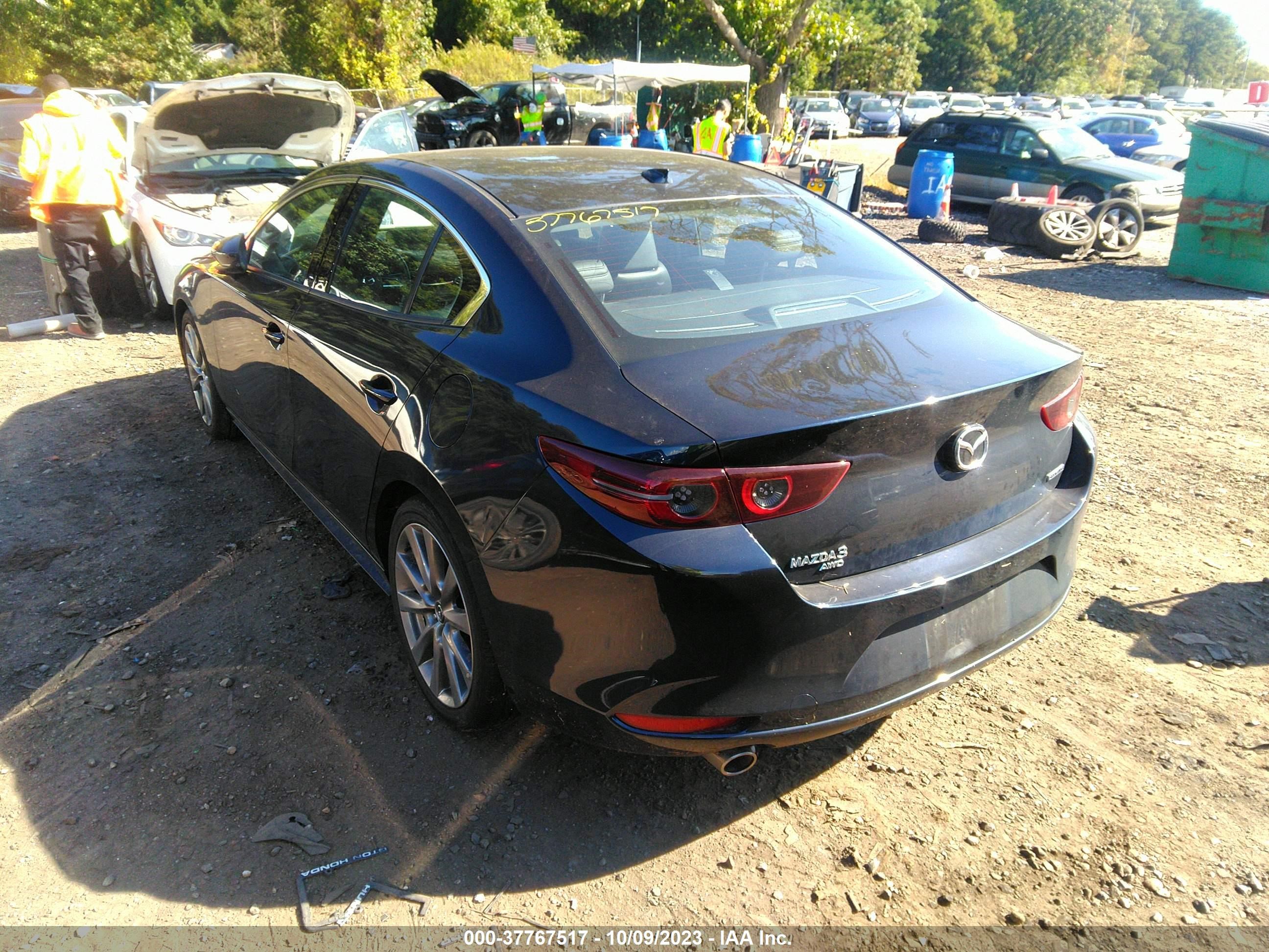 Photo 2 VIN: JM1BPBDL6M1334960 - MAZDA 3 