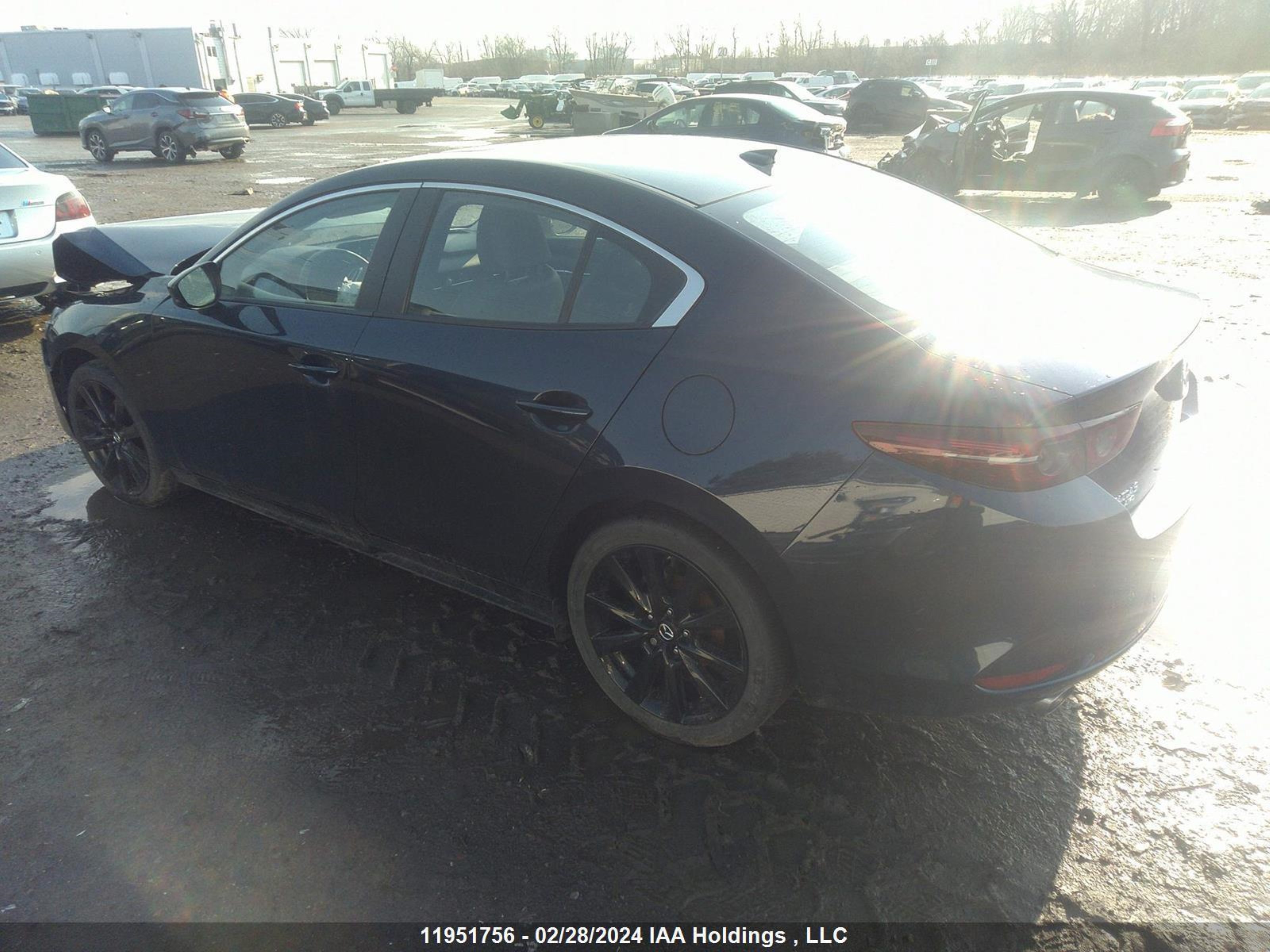 Photo 2 VIN: JM1BPBDY5M1317952 - MAZDA 3 