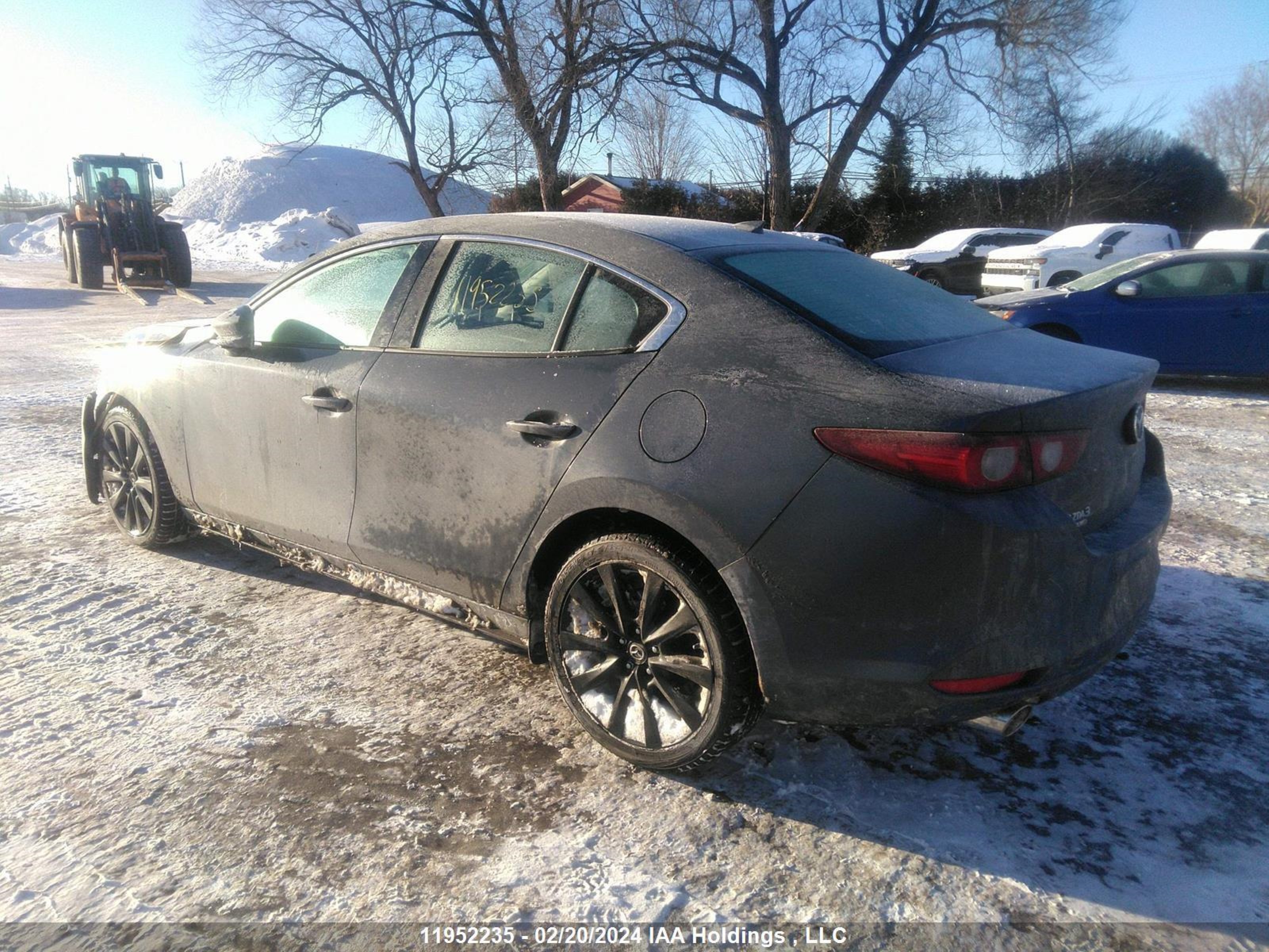 Photo 2 VIN: JM1BPBDY9R1657676 - MAZDA 3 