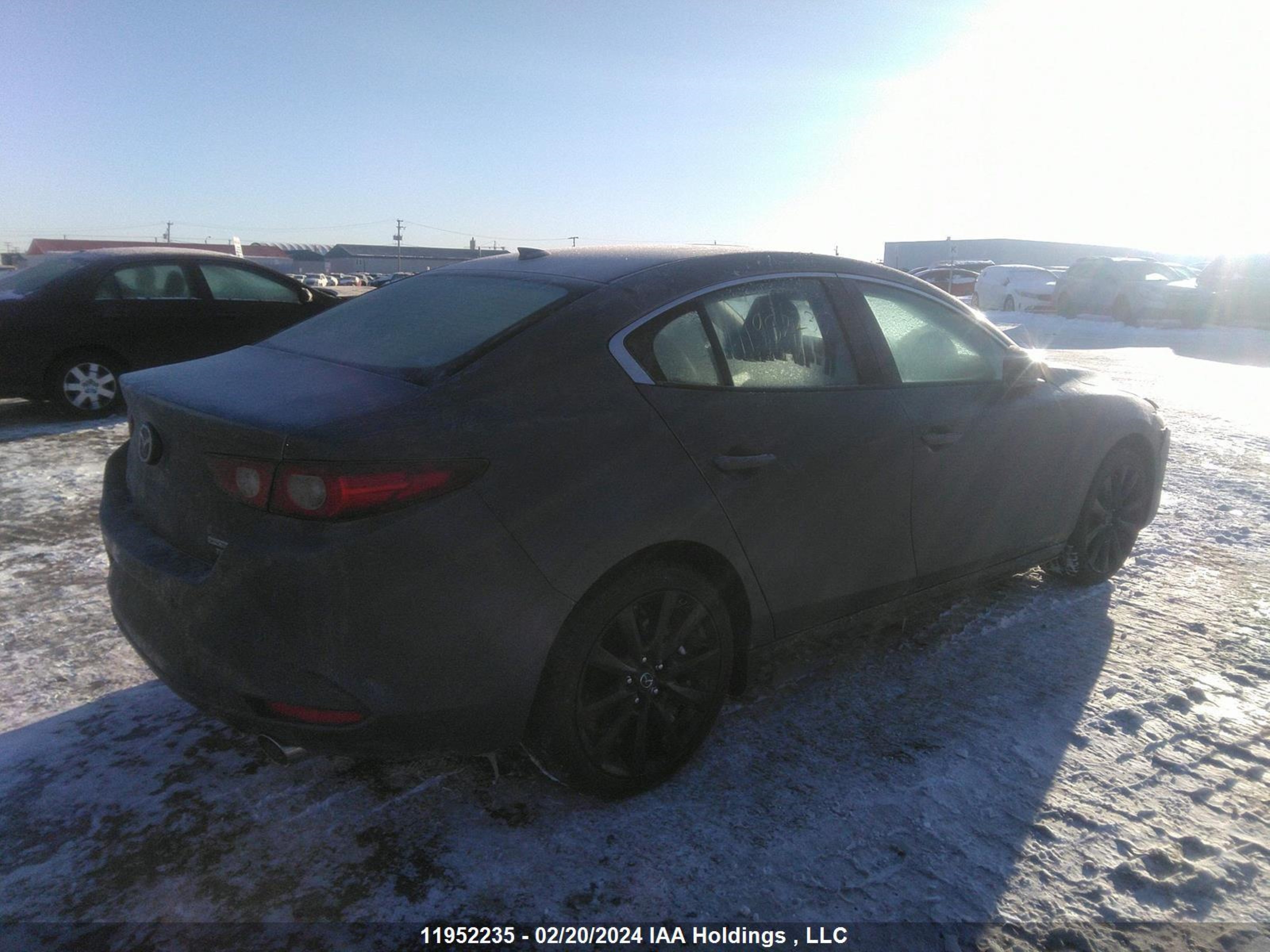 Photo 3 VIN: JM1BPBDY9R1657676 - MAZDA 3 