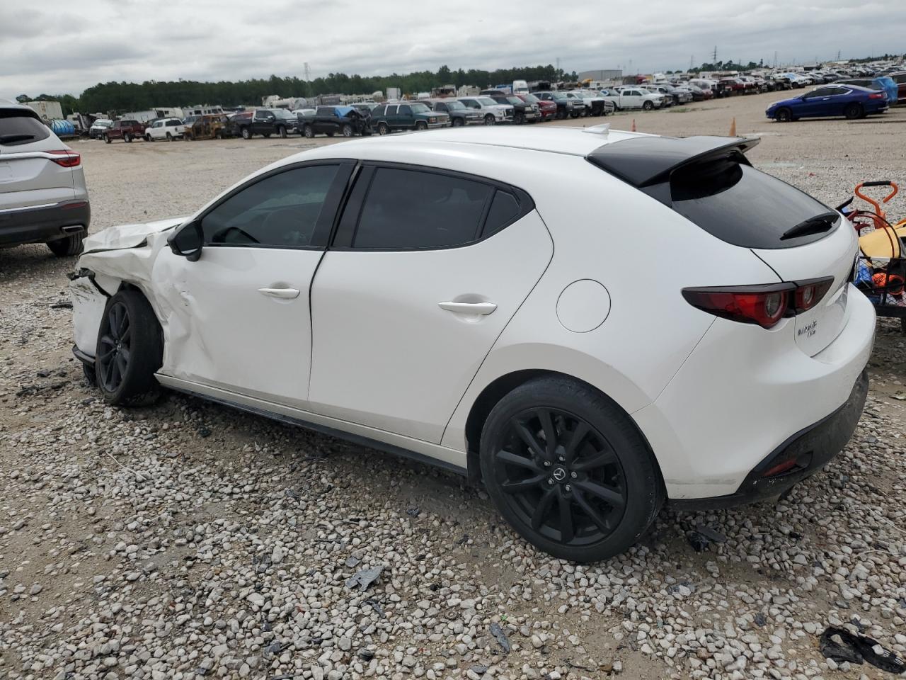 Photo 1 VIN: JM1BPBJY4N1518991 - MAZDA 3 