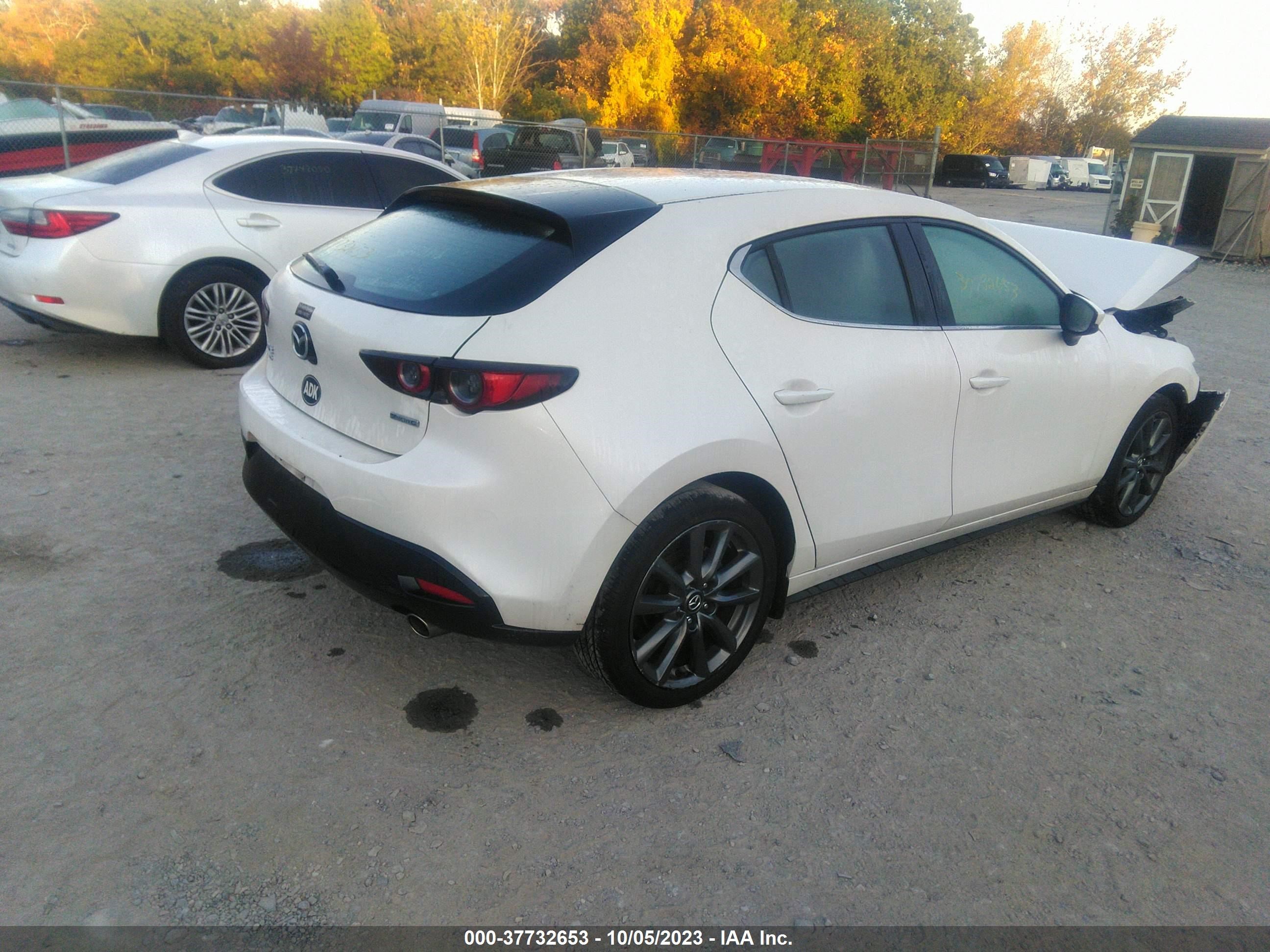 Photo 3 VIN: JM1BPBKL7M1327857 - MAZDA 3 