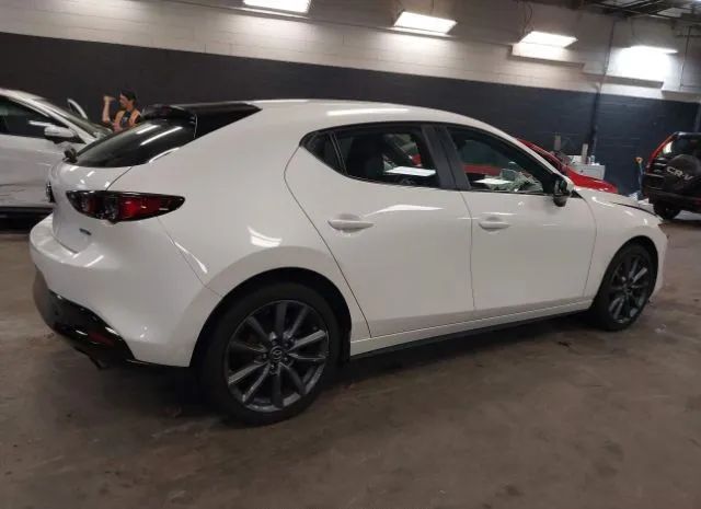 Photo 3 VIN: JM1BPBLL8M1348120 - MAZDA MAZDA3 HATCHBACK 