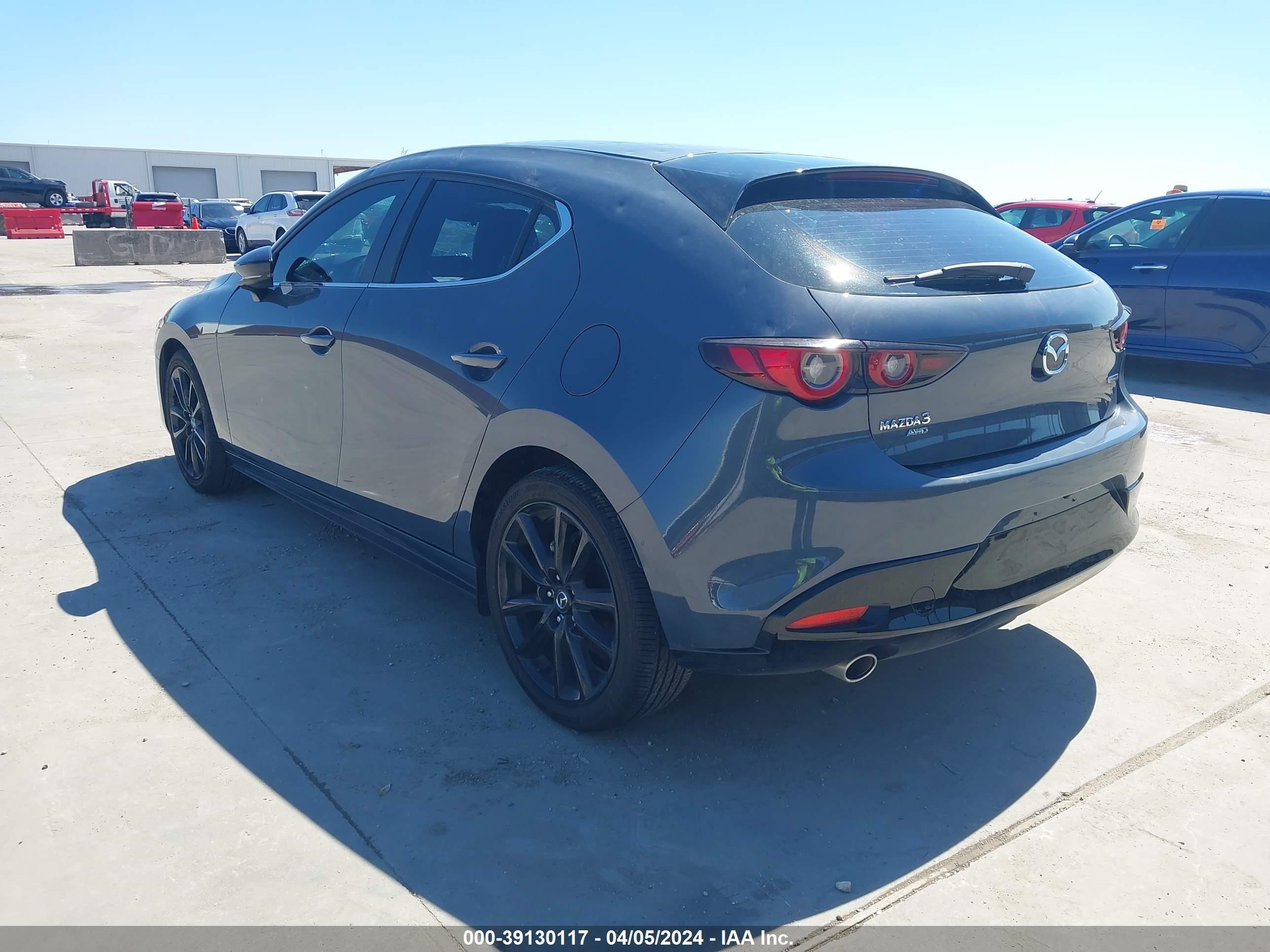 Photo 2 VIN: JM1BPBLM7R1650448 - MAZDA 3 