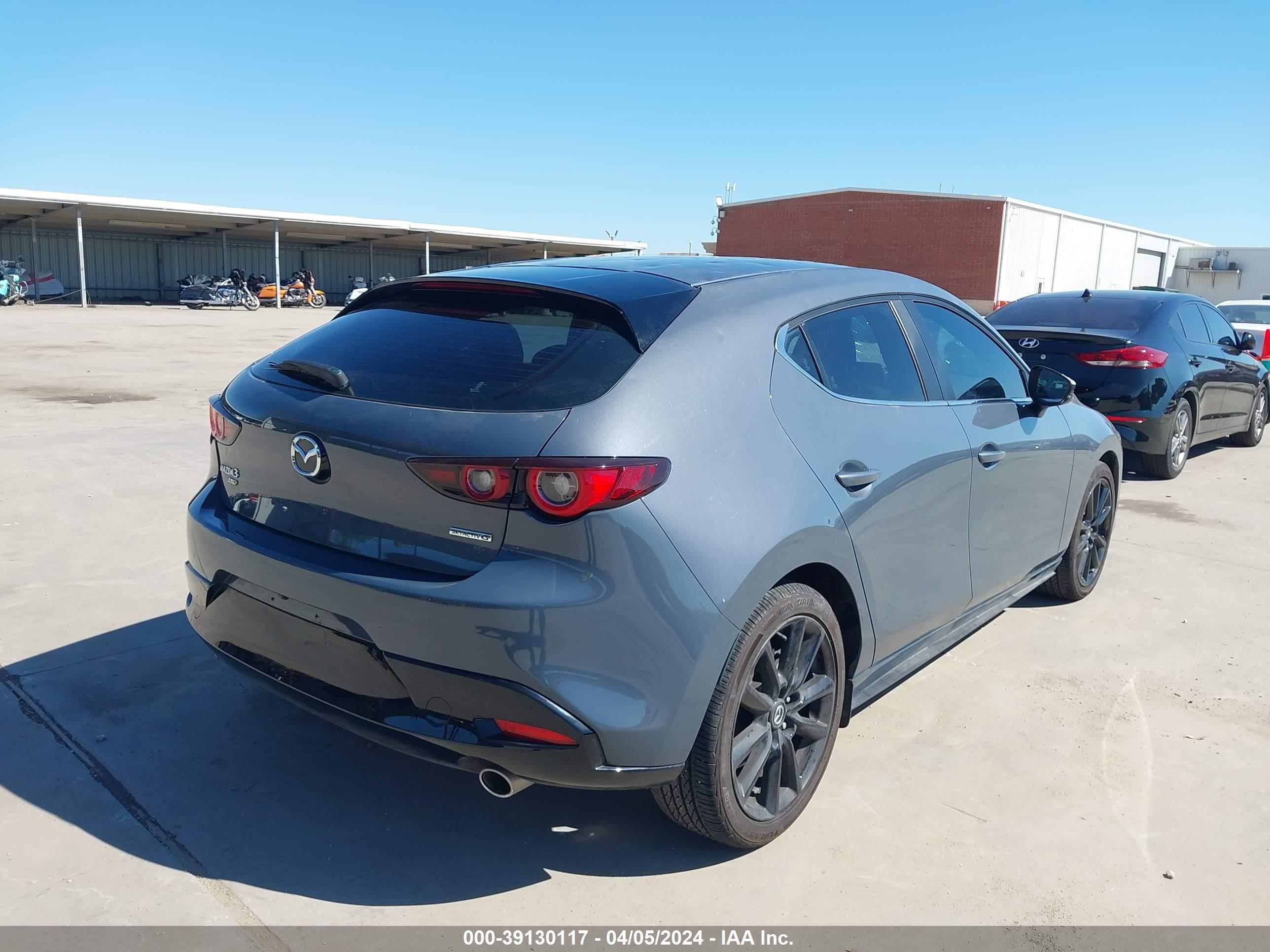 Photo 3 VIN: JM1BPBLM7R1650448 - MAZDA 3 