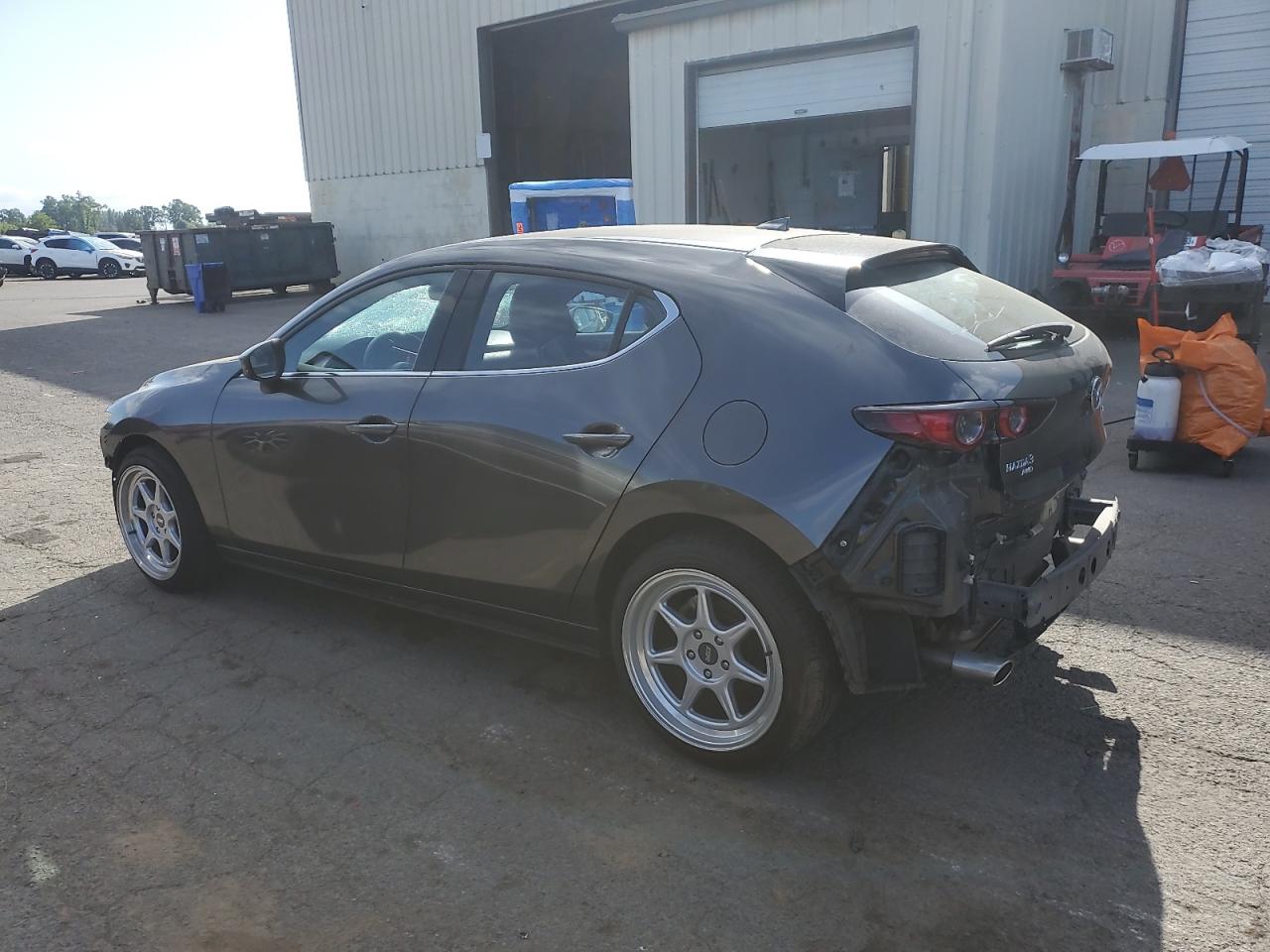 Photo 1 VIN: JM1BPBML7M1300820 - MAZDA 3 