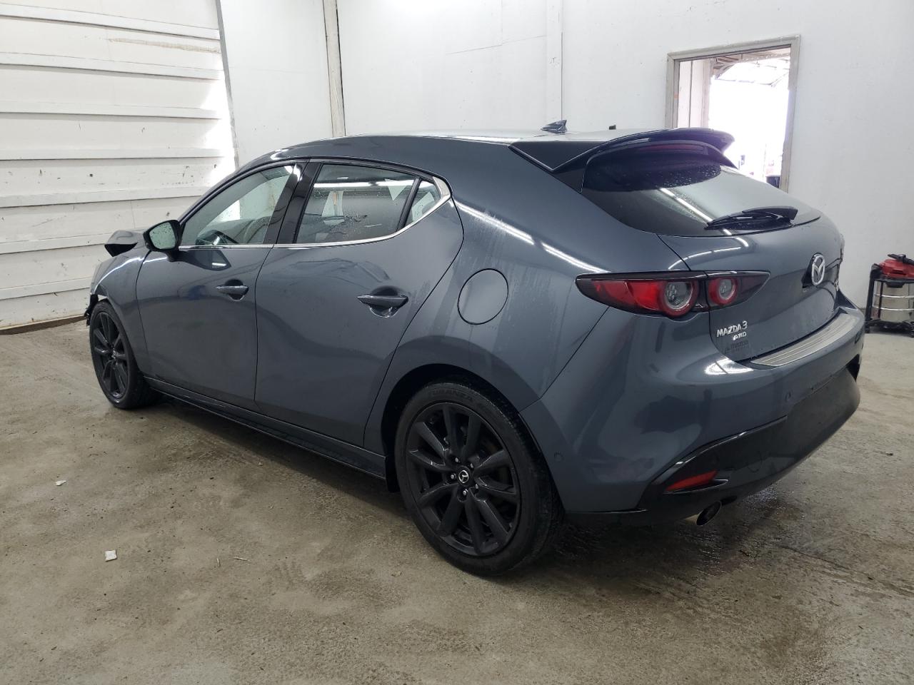 Photo 1 VIN: JM1BPBNY8M1309682 - MAZDA 3 