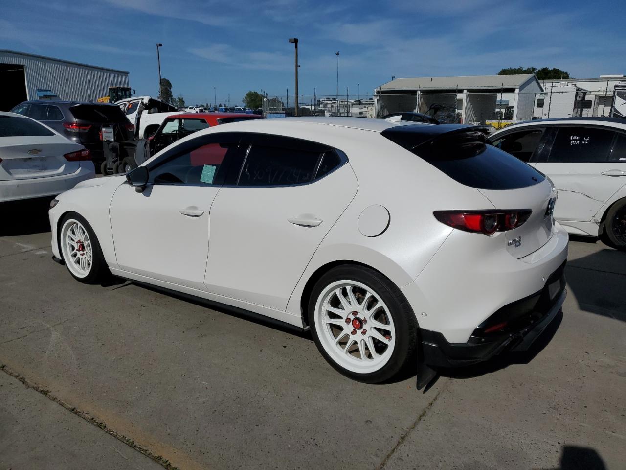 Photo 1 VIN: JM1BPBNYXM1332705 - MAZDA 3 