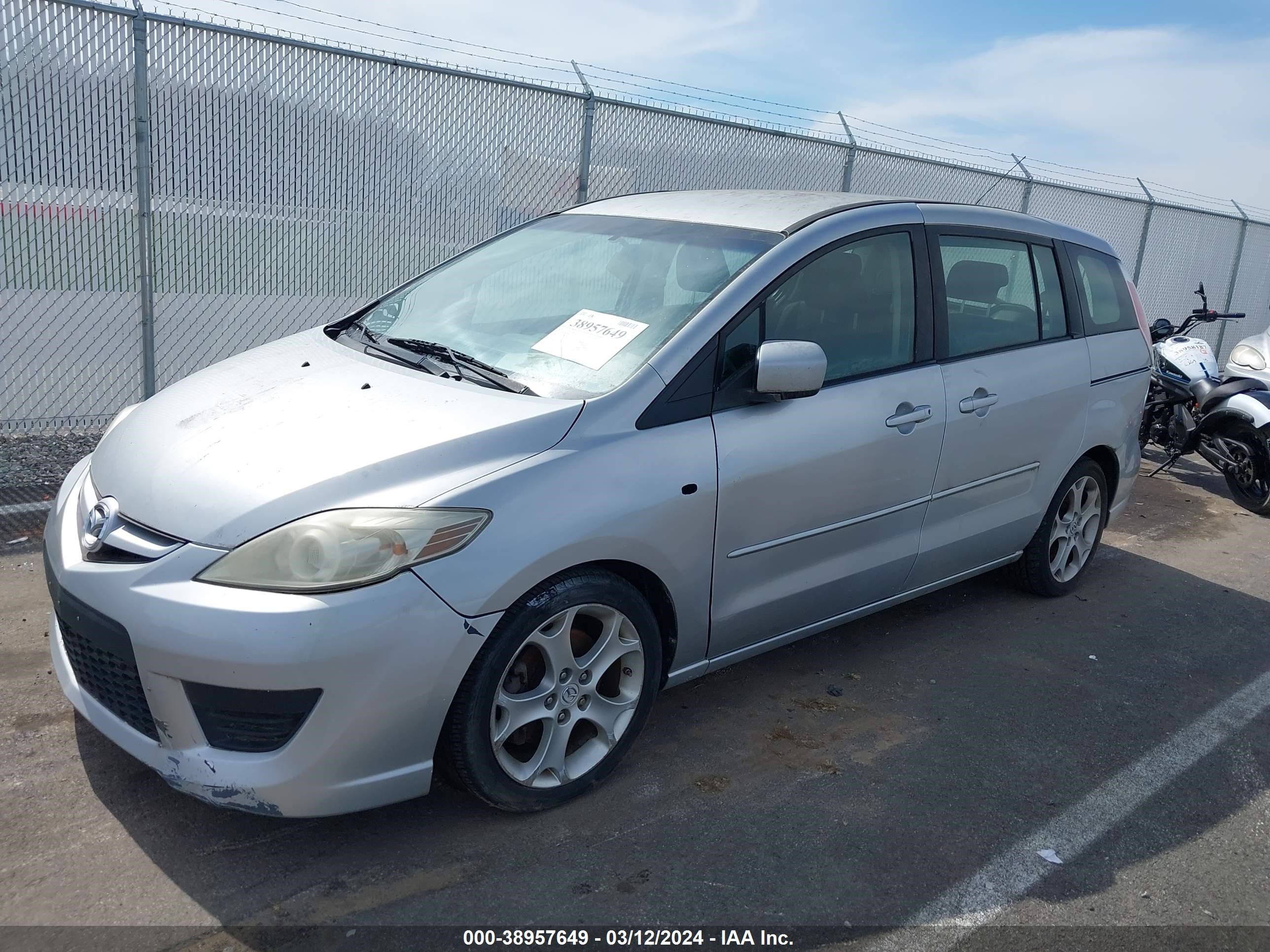 Photo 1 VIN: JM1CR293180313243 - MAZDA 5 