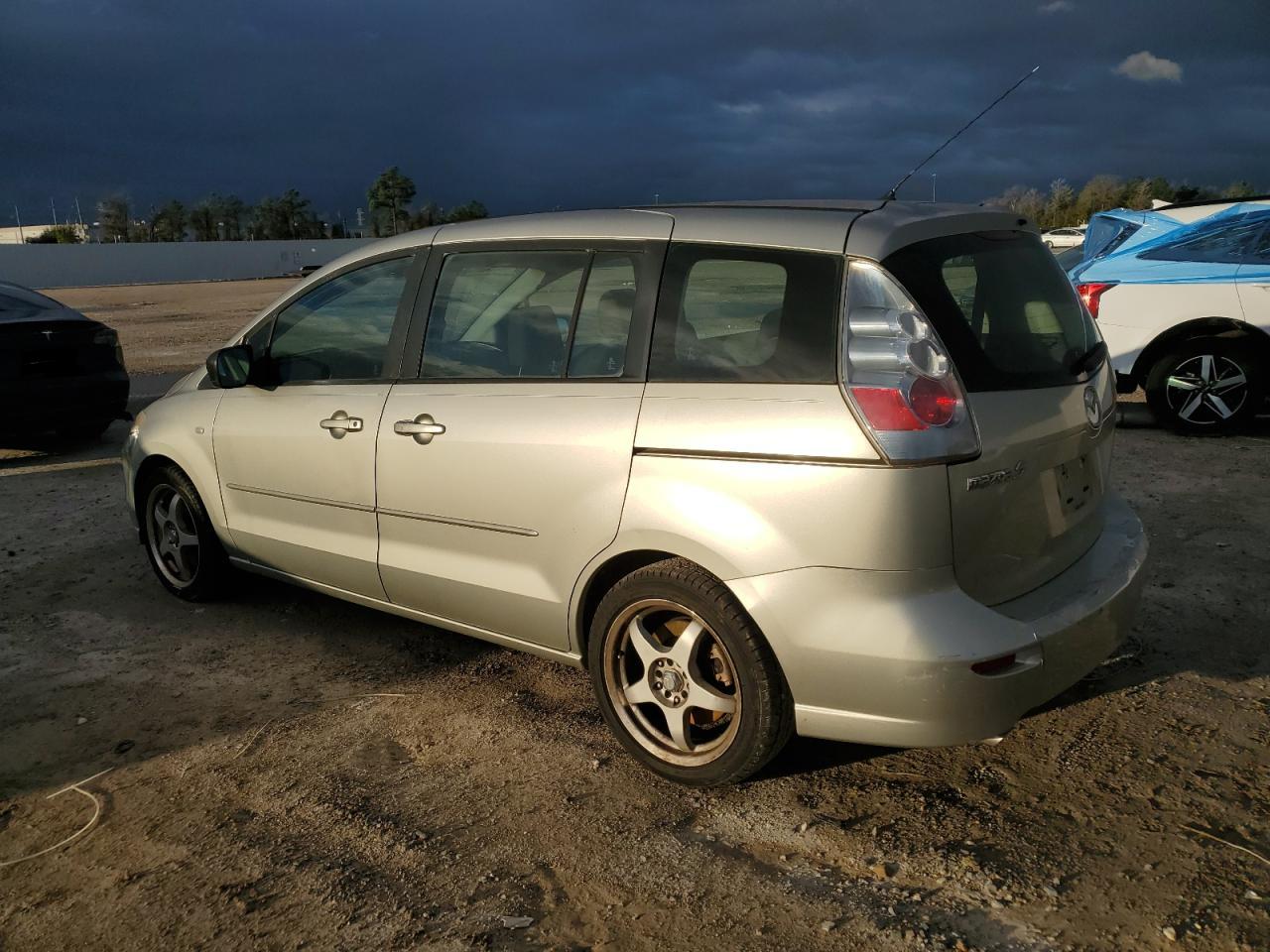 Photo 1 VIN: JM1CR293770142139 - MAZDA 5 