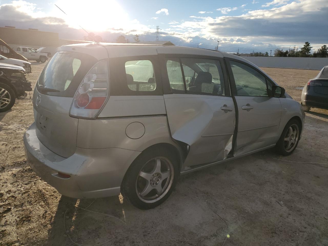 Photo 2 VIN: JM1CR293770142139 - MAZDA 5 