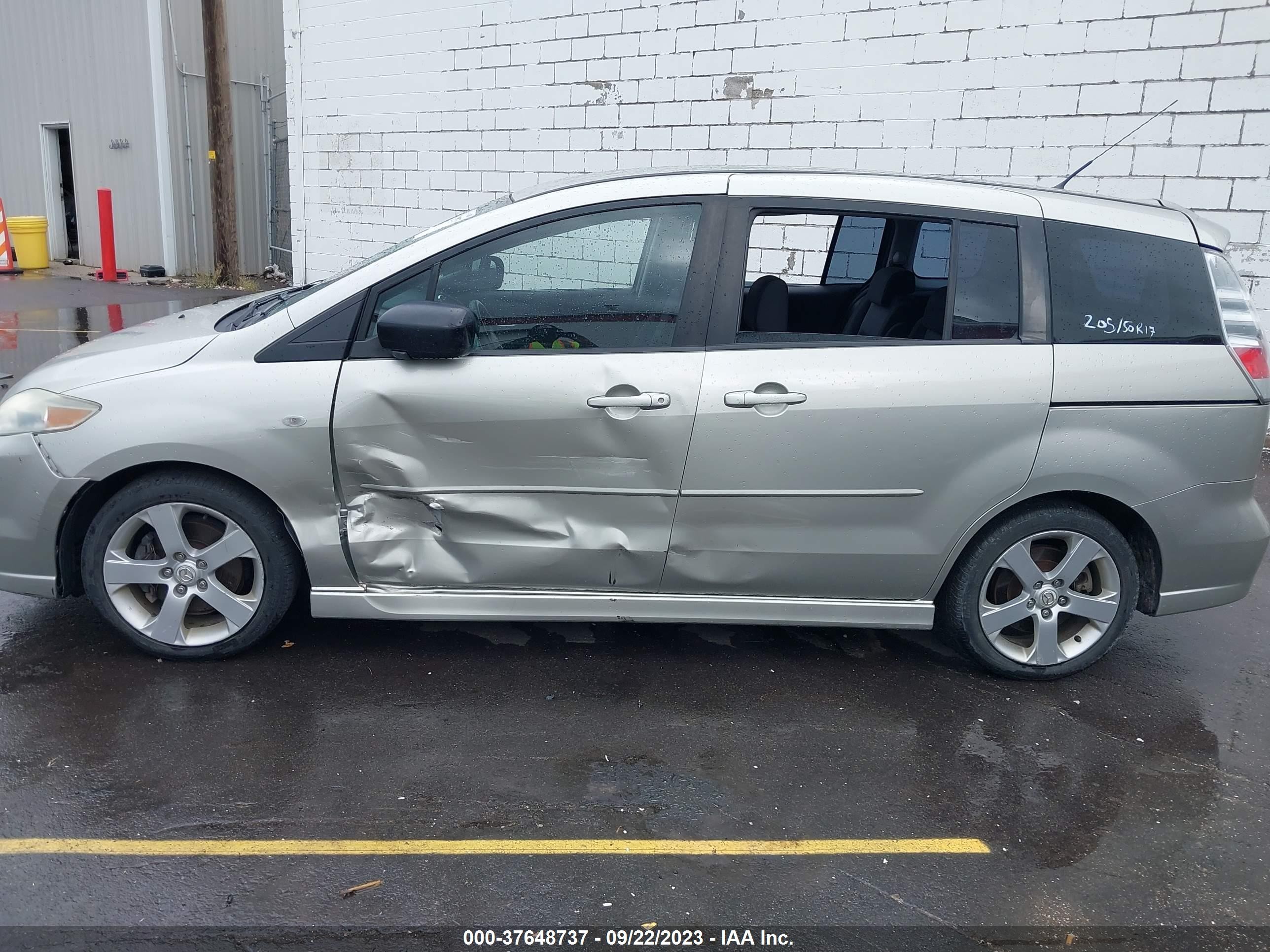 Photo 13 VIN: JM1CR293770144621 - MAZDA 5 