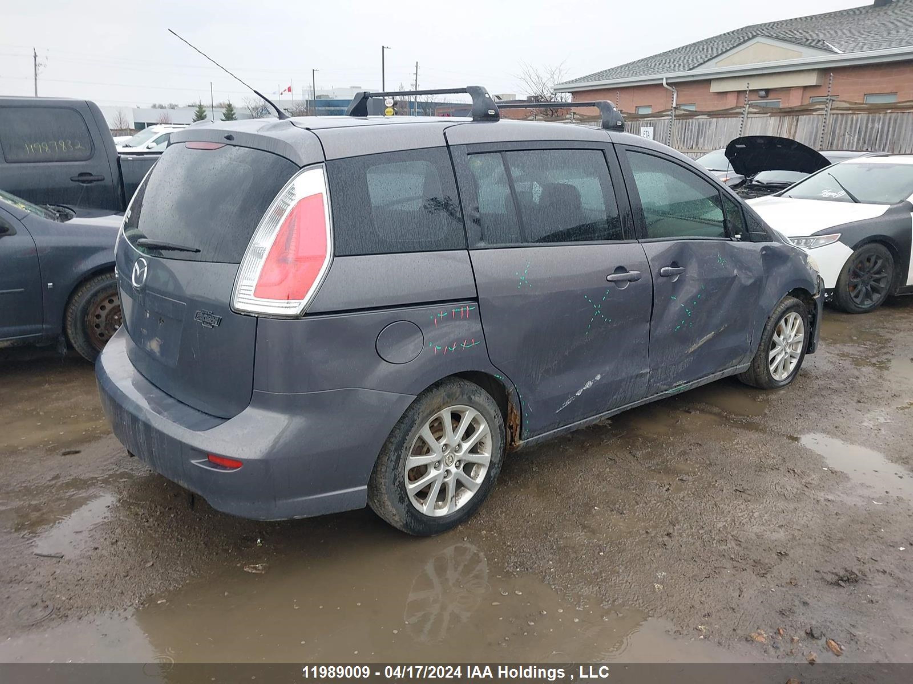 Photo 3 VIN: JM1CR2W37A0370525 - MAZDA 5 